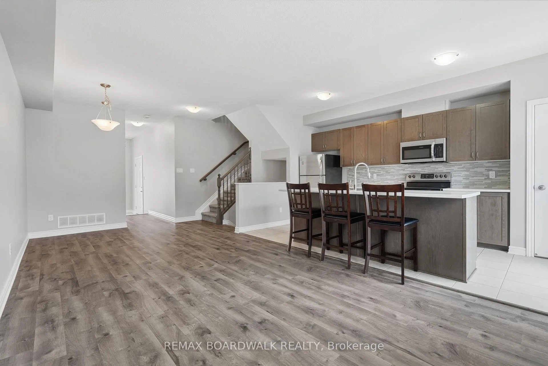 Photo 10 of 695 Jerome Jodoin Drive, Ottawa, Avalon West — HOMEH