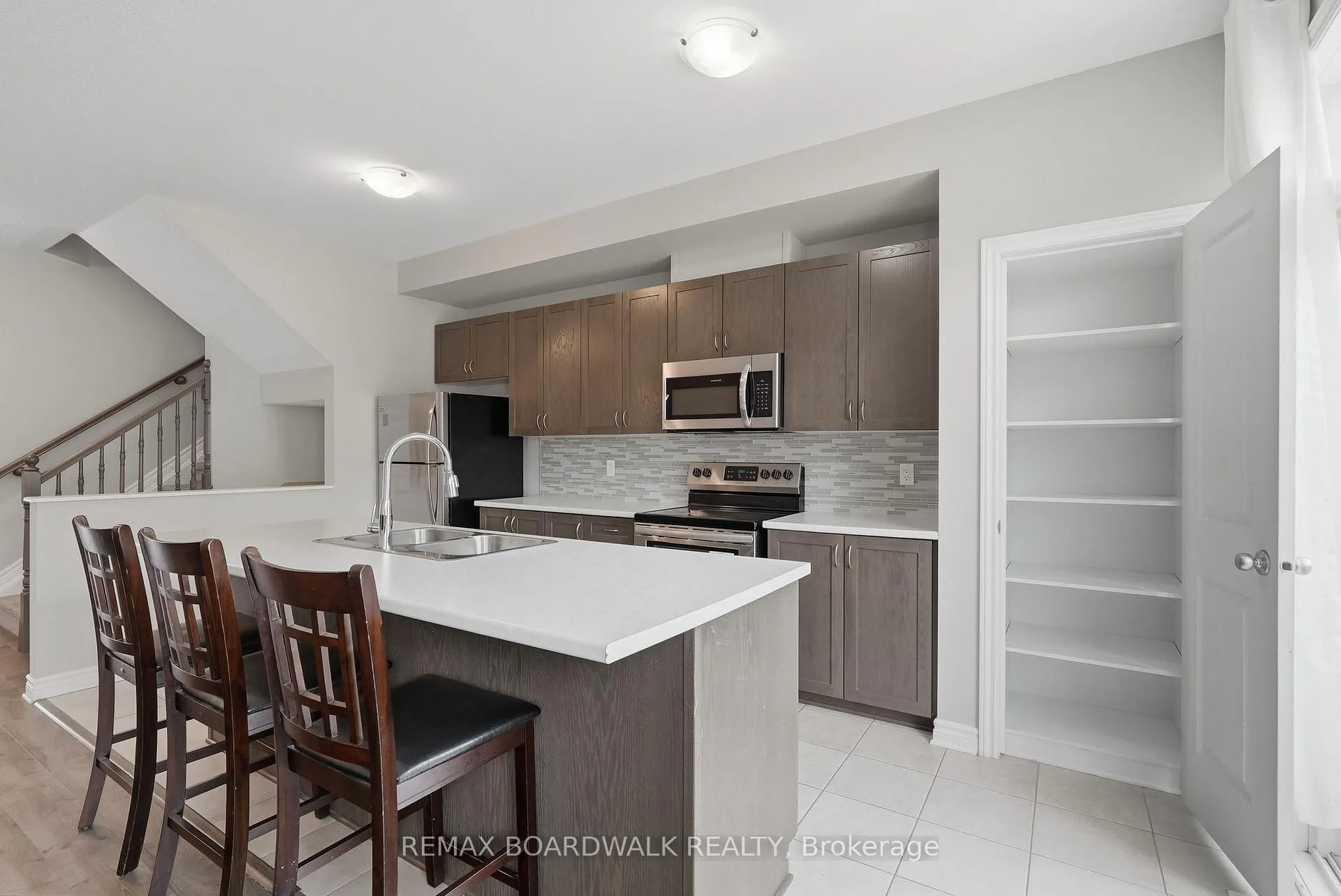 Photo 12 of 695 Jerome Jodoin Drive, Ottawa, Avalon West — HOMEH