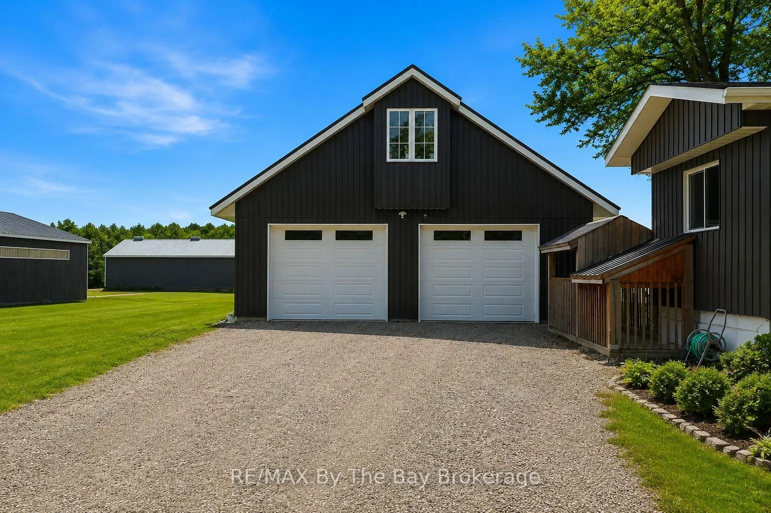 Photo 2 of 2533 Flos 3 Road W, Springwater, Rural Springwater — HOMEH