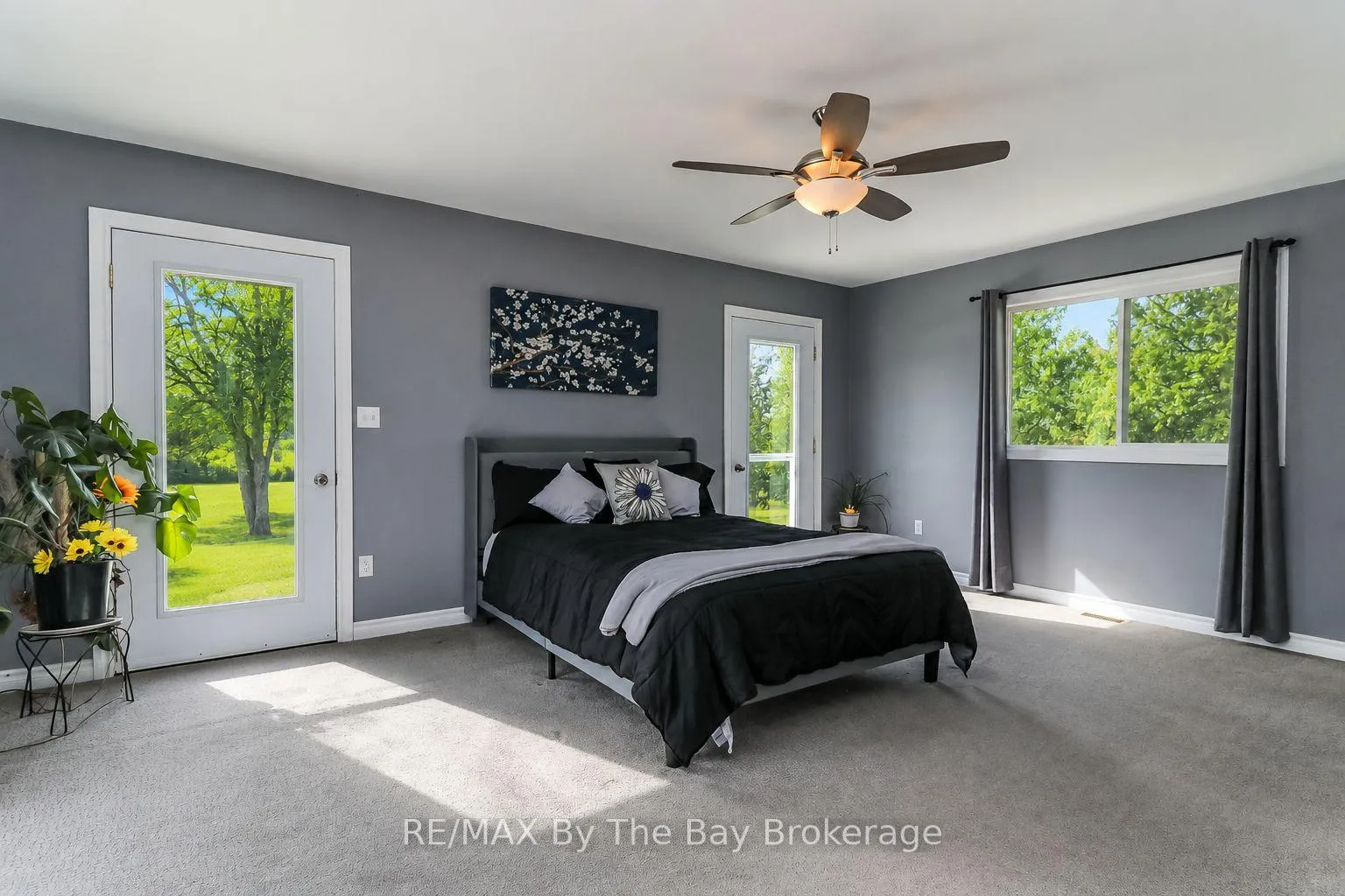 Photo 6 of 2533 Flos 3 Road W, Springwater, Rural Springwater — HOMEH