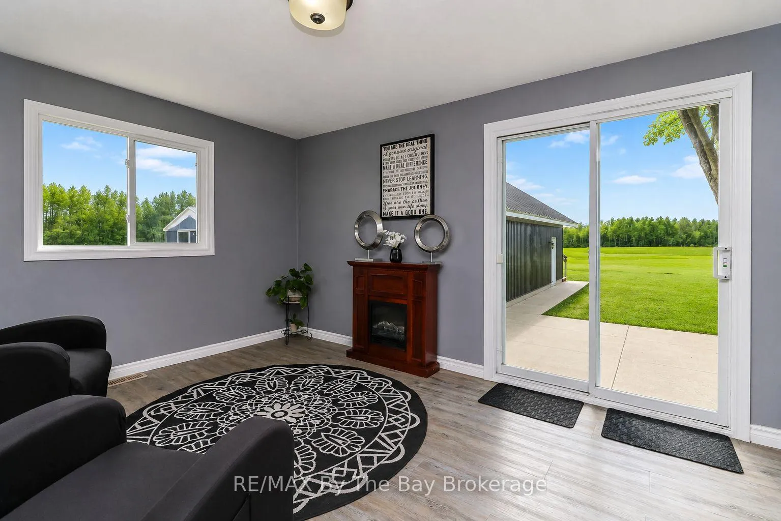 Photo 11 of 2533 Flos 3 Road W, Springwater, Rural Springwater — HOMEH