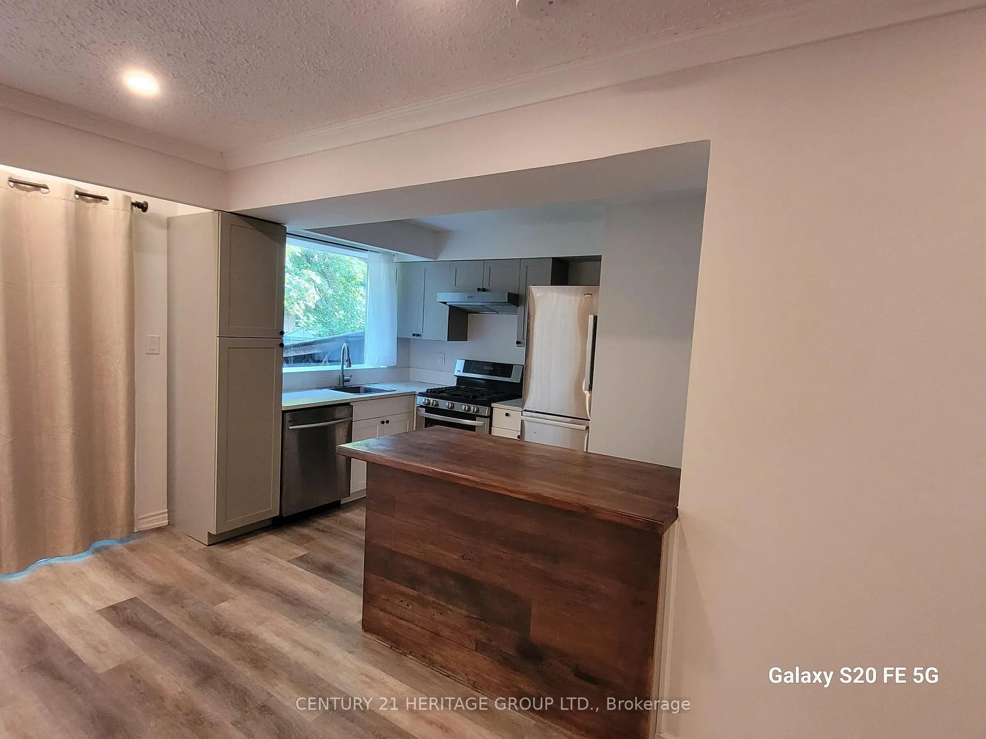 Photo 4 of 408 Osiris Drive, Richmond Hill, Crosby — HOMEH