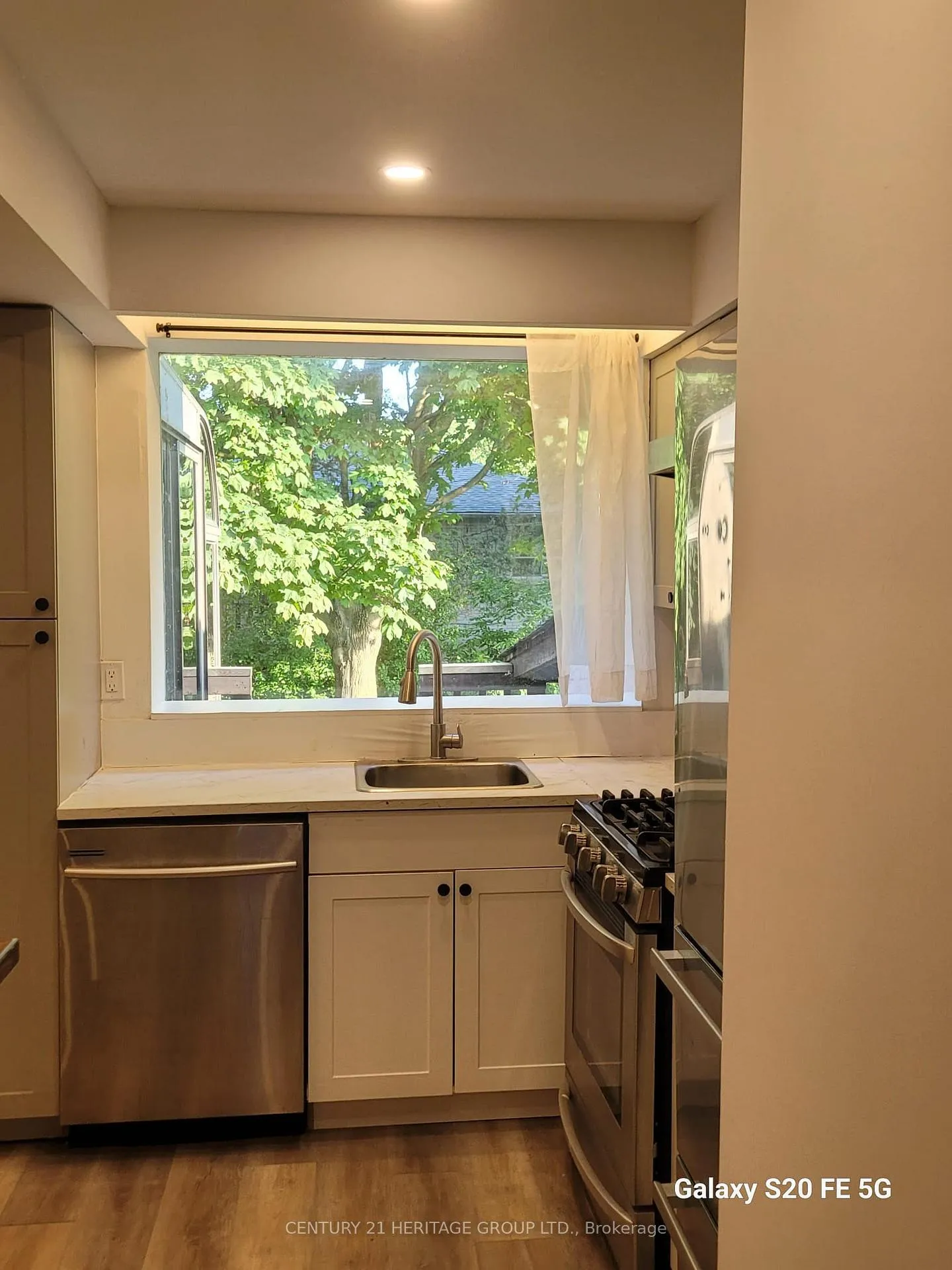 Photo 5 of 408 Osiris Drive, Richmond Hill, Crosby — HOMEH