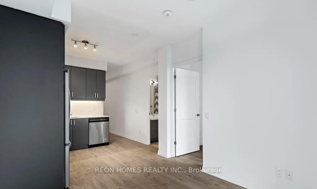 Photo 4 of Unit 807, 7895 Jane Street, Vaughan, Concord — HOMEH