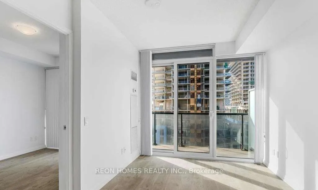 Photo 5 of Unit 807, 7895 Jane Street, Vaughan, Concord — HOMEH