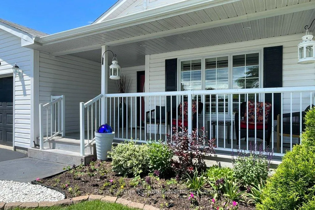Photo 3 of 13 Pennsylvania Avenue, Wasaga Beach — HOMEH