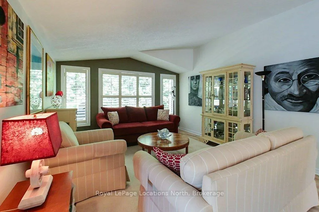 Photo 8 of 13 Pennsylvania Avenue, Wasaga Beach — HOMEH