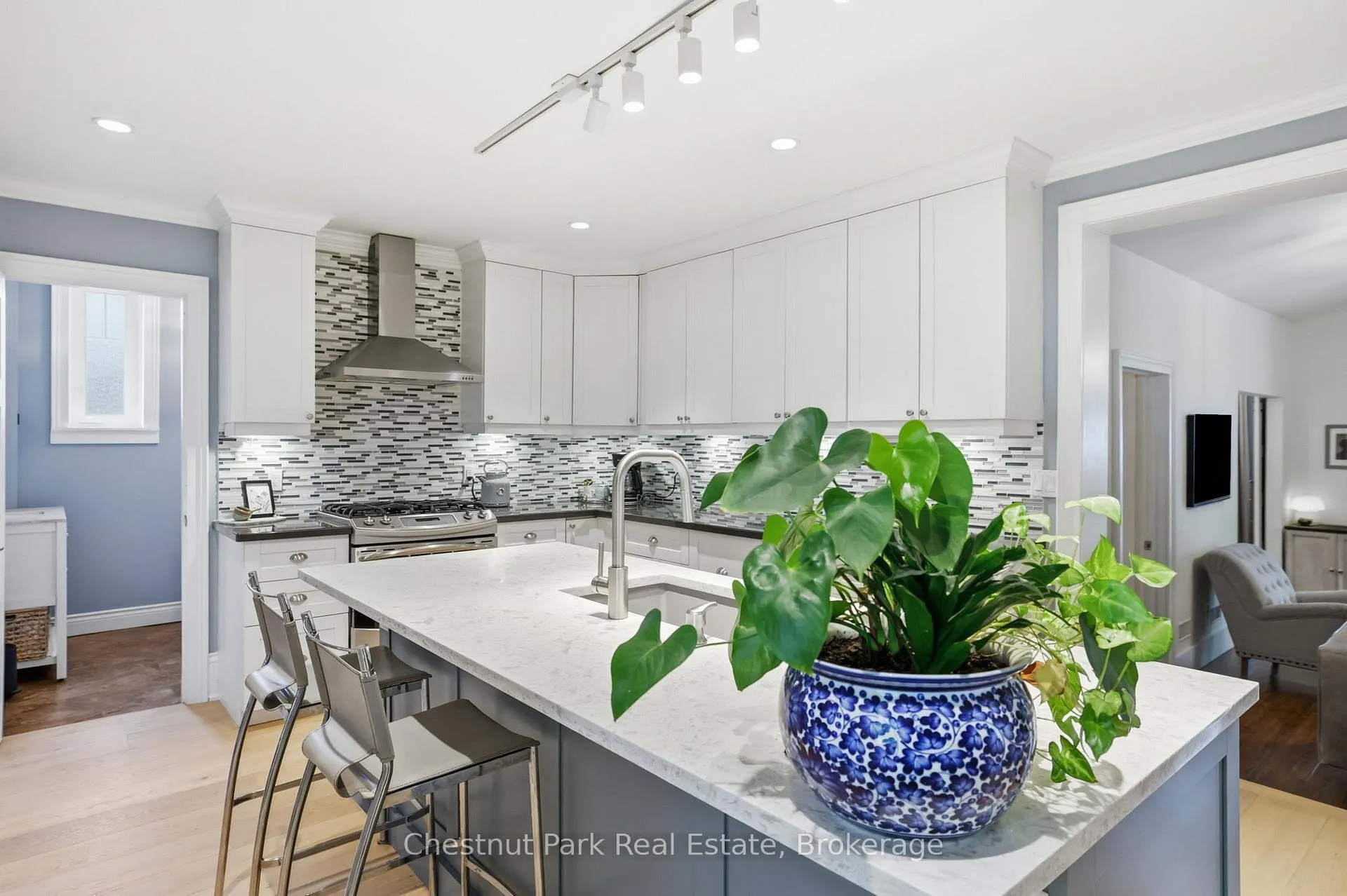 Photo 17 of 331 Oak Street, Collingwood — HOMEH