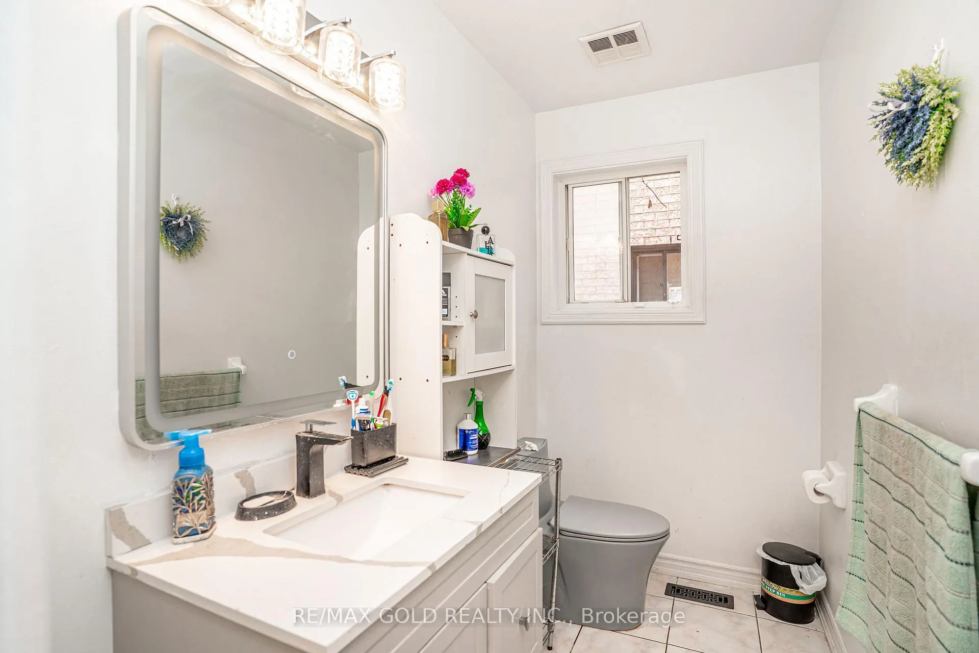 Photo 15 of 31 Colleyville Street, Brampton, Snelgrove — HOMEH