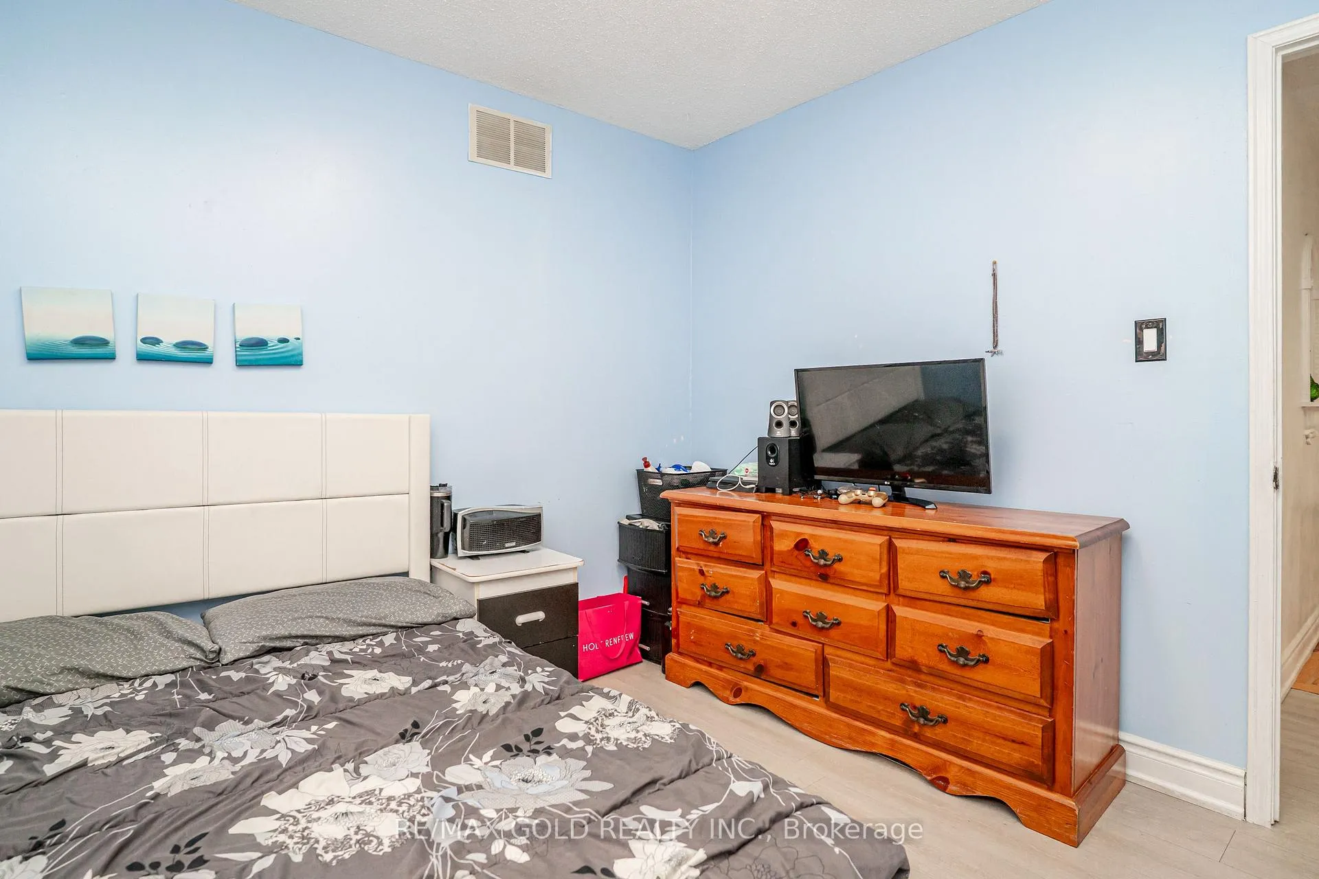 Photo 23 of 31 Colleyville Street, Brampton, Snelgrove — HOMEH
