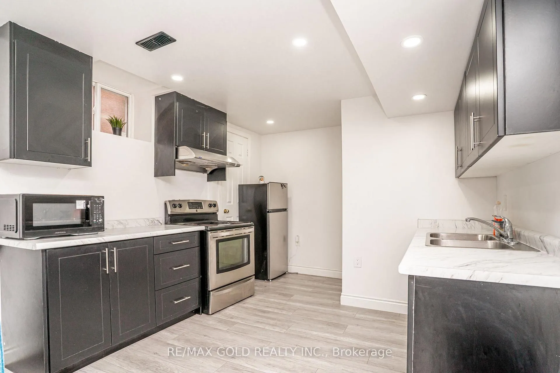 Photo 32 of 31 Colleyville Street, Brampton, Snelgrove — HOMEH