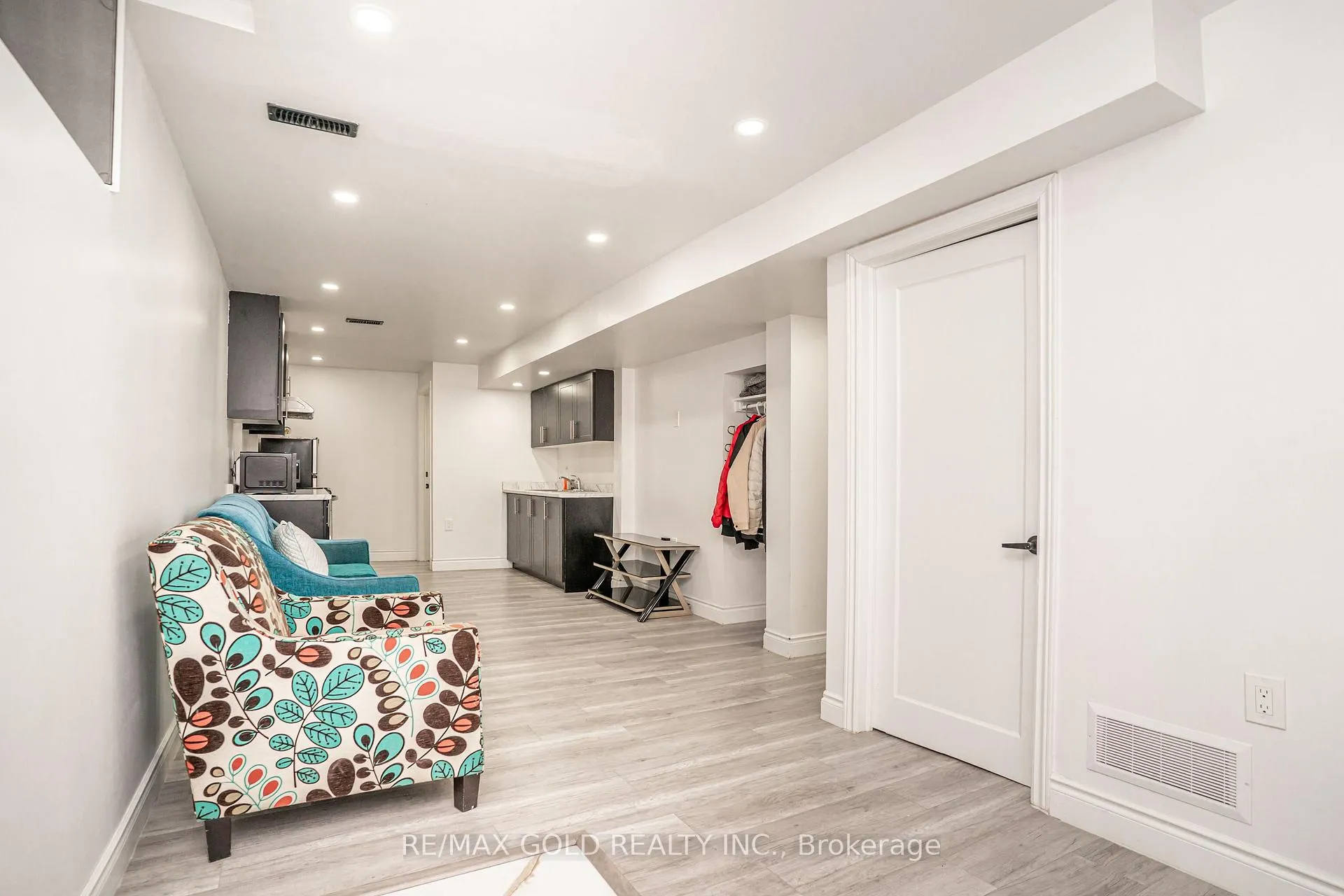Photo 33 of 31 Colleyville Street, Brampton, Snelgrove — HOMEH