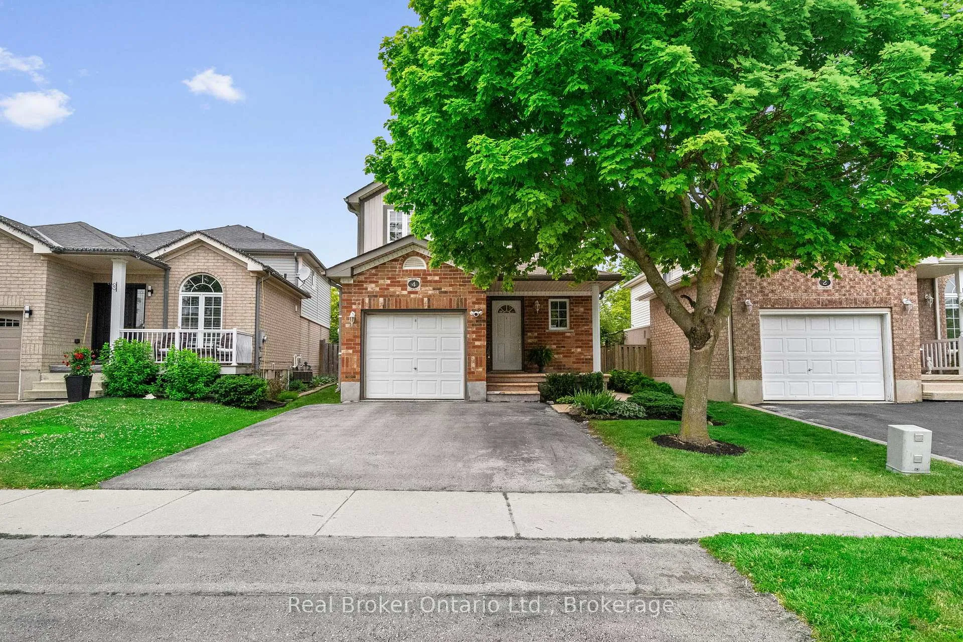 Photo 1 of 4 Beardmore Crescent, Halton Hills, Acton — HOMEH