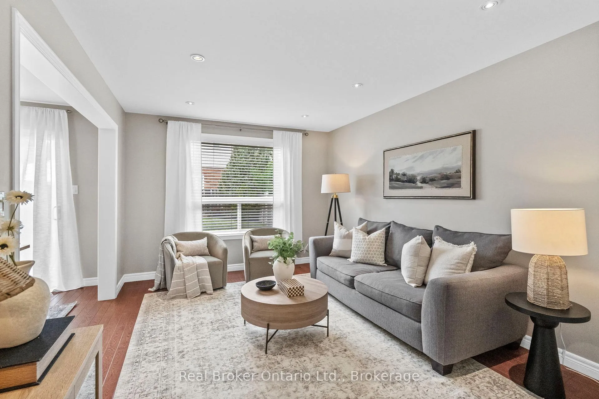 Photo 6 of 4 Beardmore Crescent, Halton Hills, Acton — HOMEH