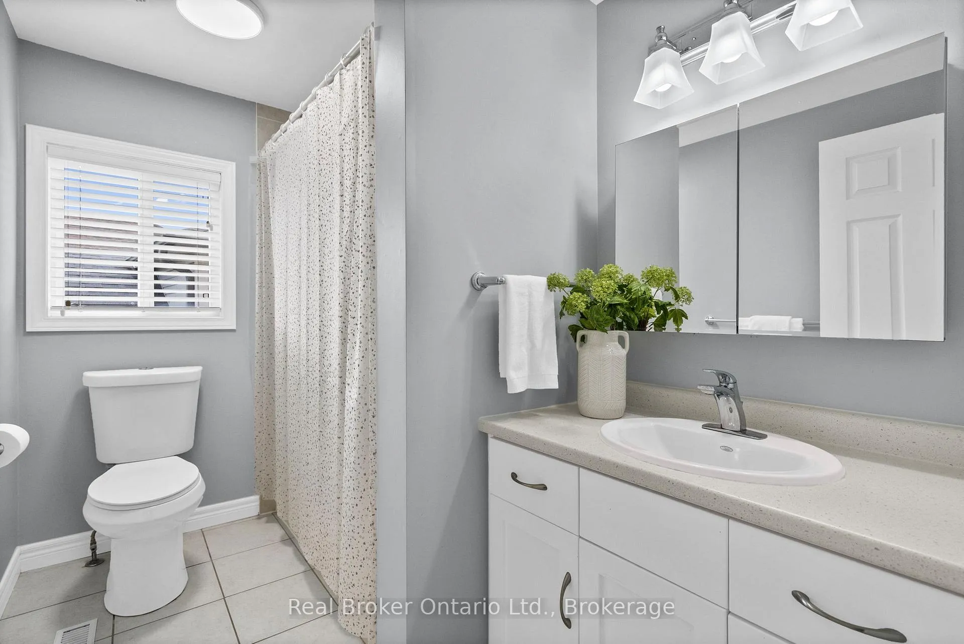 Photo 18 of 4 Beardmore Crescent, Halton Hills, Acton — HOMEH
