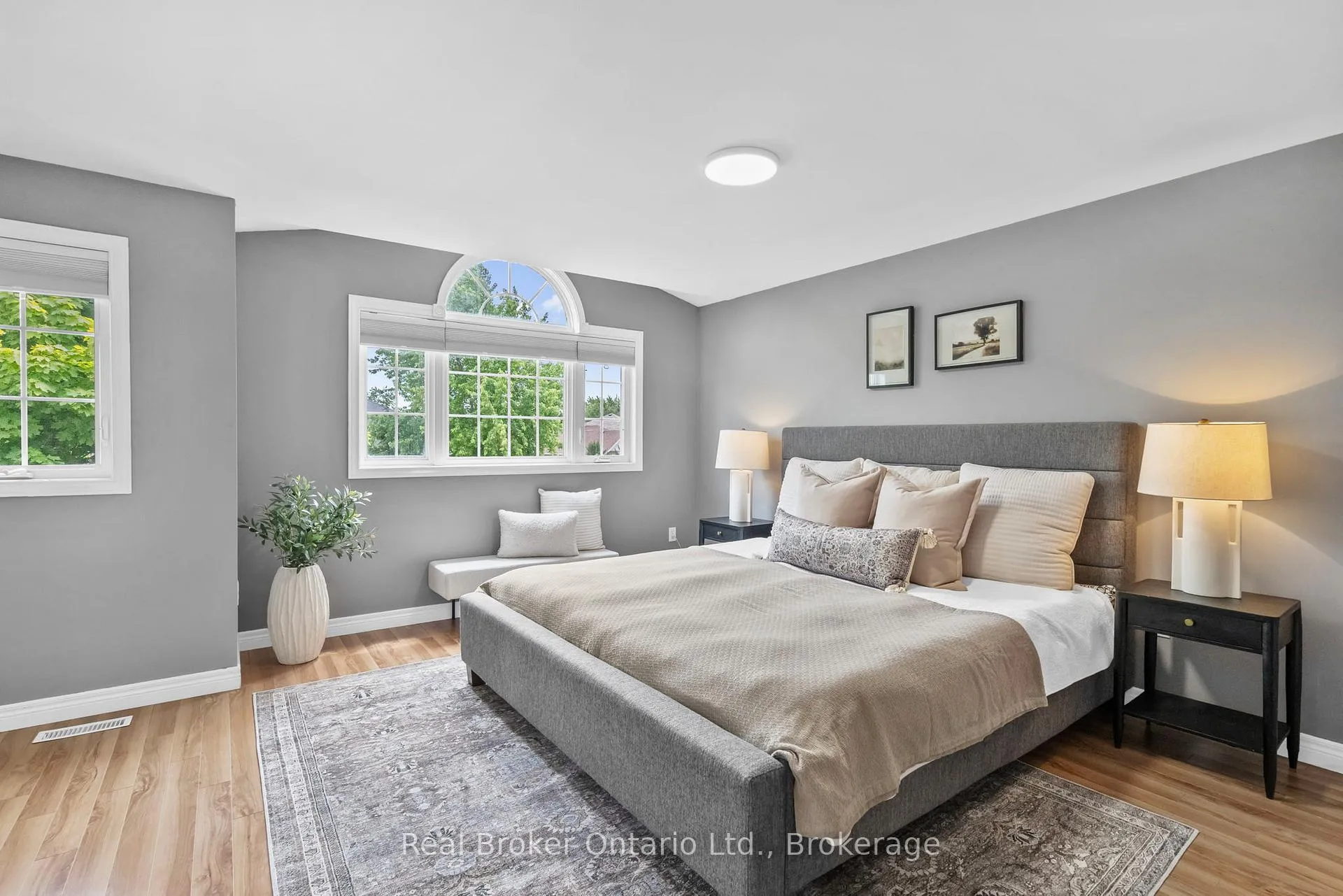 Photo 24 of 4 Beardmore Crescent, Halton Hills, Acton — HOMEH