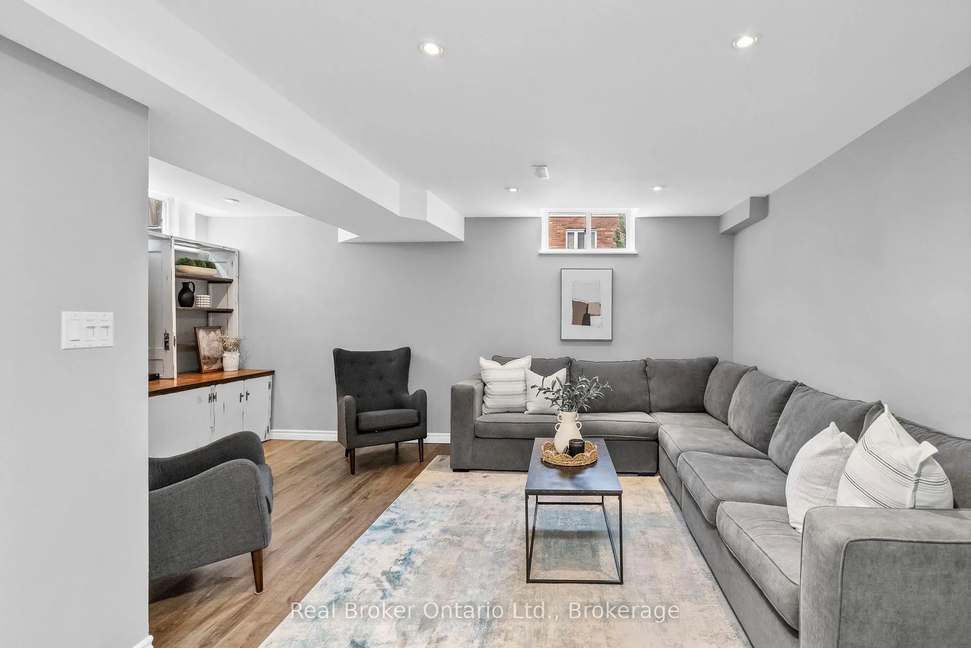 Photo 29 of 4 Beardmore Crescent, Halton Hills, Acton — HOMEH