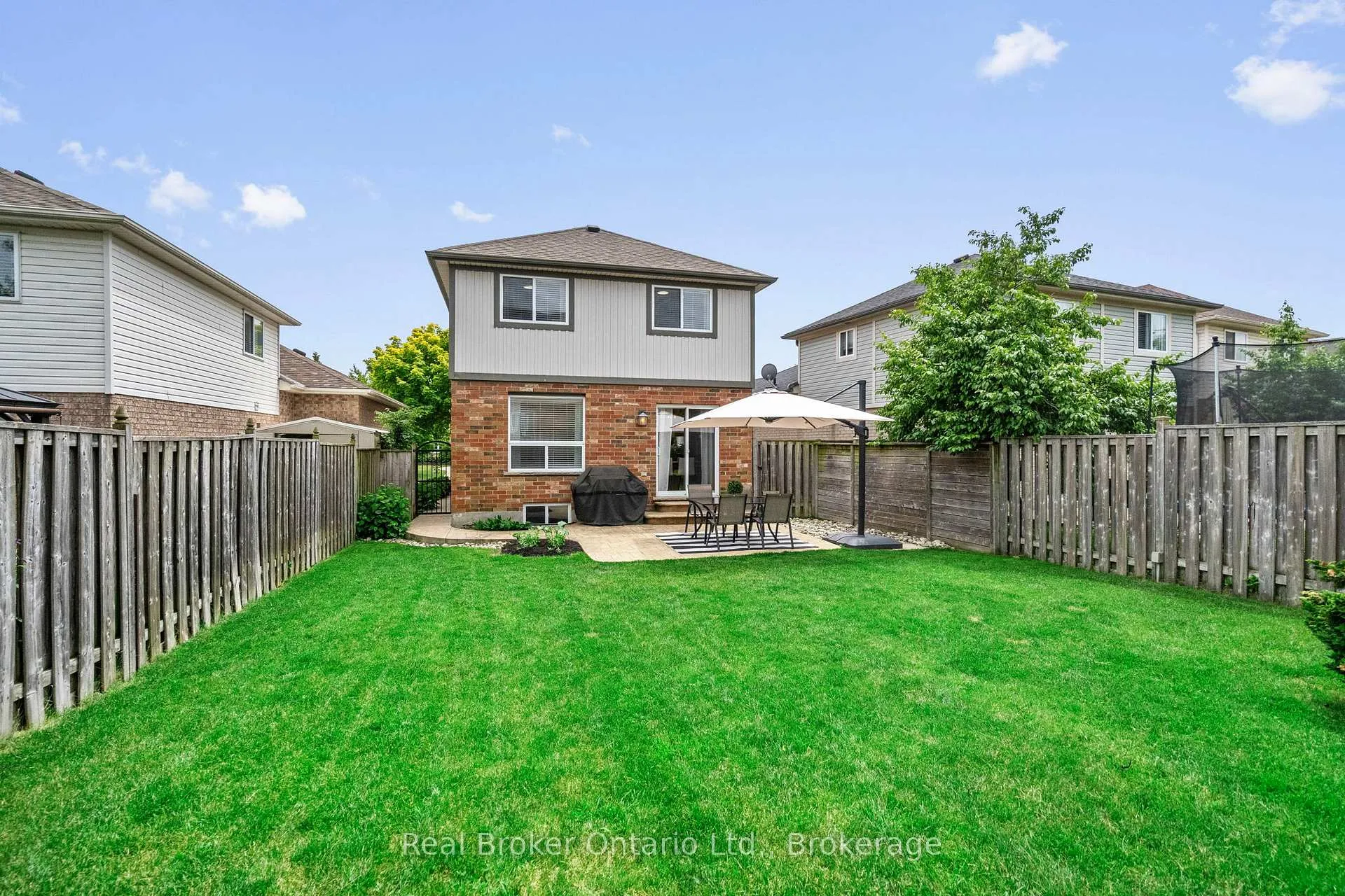 Photo 35 of 4 Beardmore Crescent, Halton Hills, Acton — HOMEH
