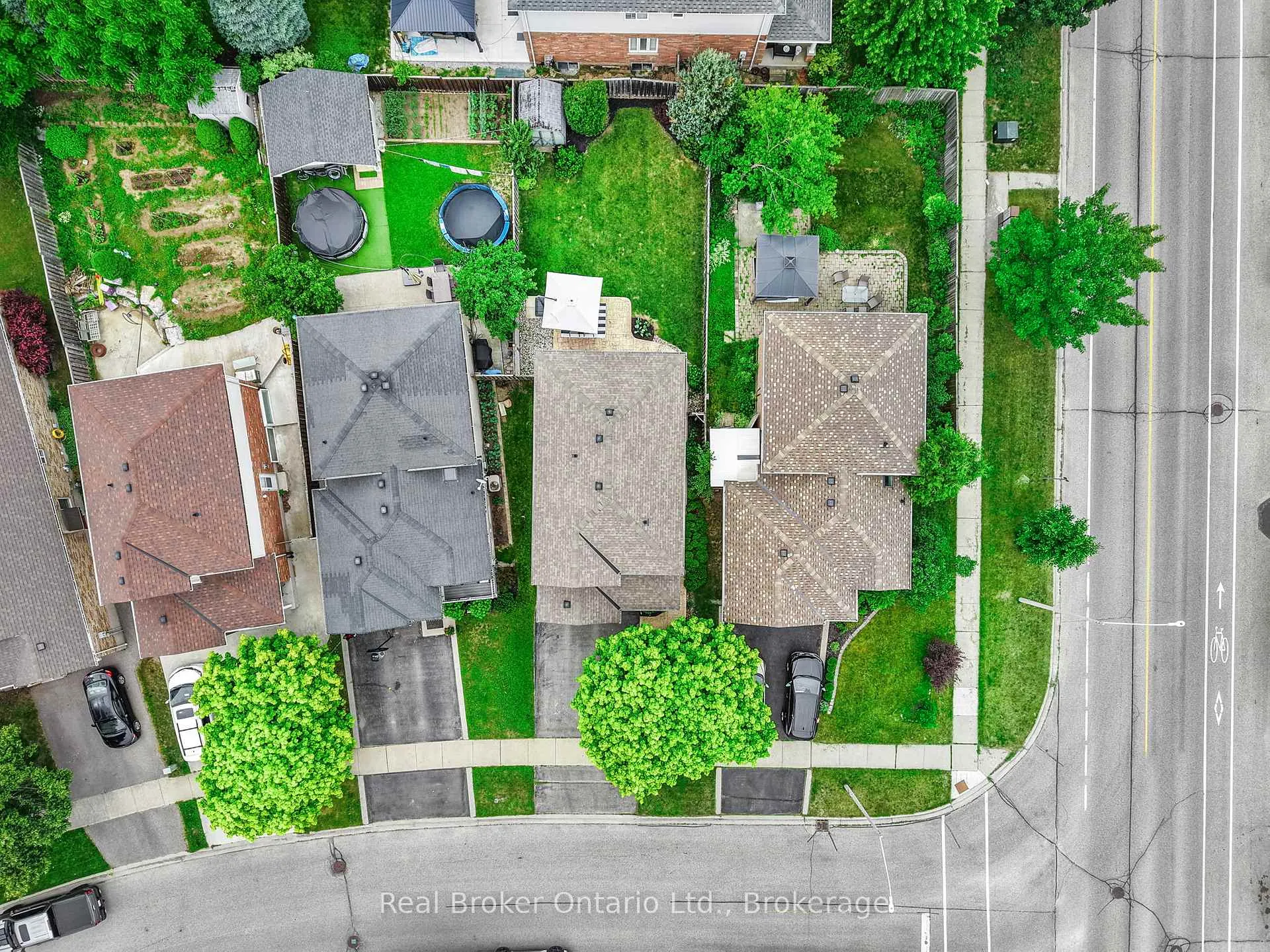 Photo 39 of 4 Beardmore Crescent, Halton Hills, Acton — HOMEH