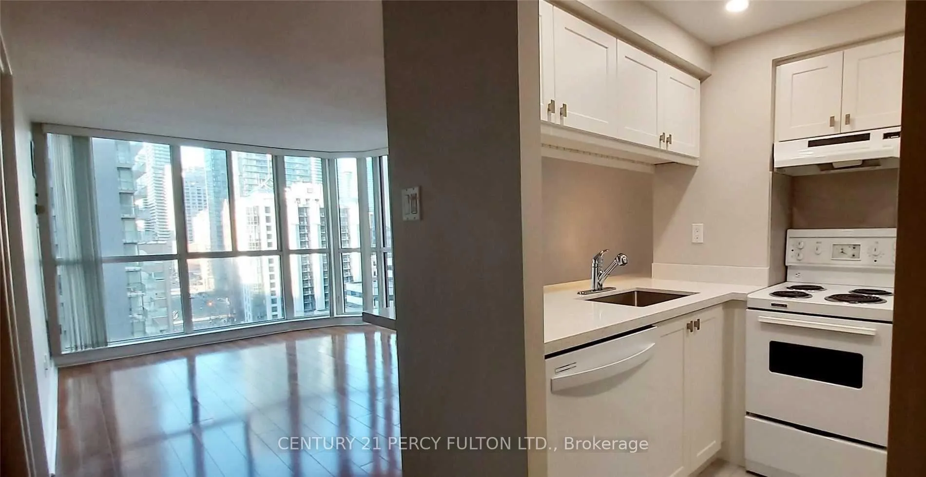 Photo 2 of Unit 1512, 736 Bay Street, Toronto, Bay Street Corridor — HOMEH