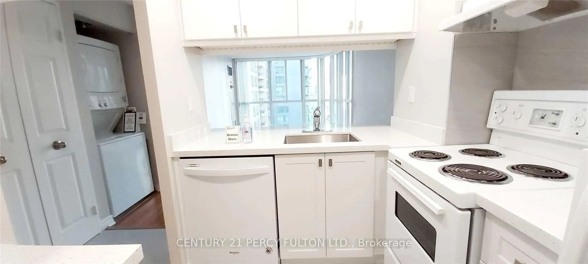Photo 5 of Unit 1512, 736 Bay Street, Toronto, Bay Street Corridor — HOMEH