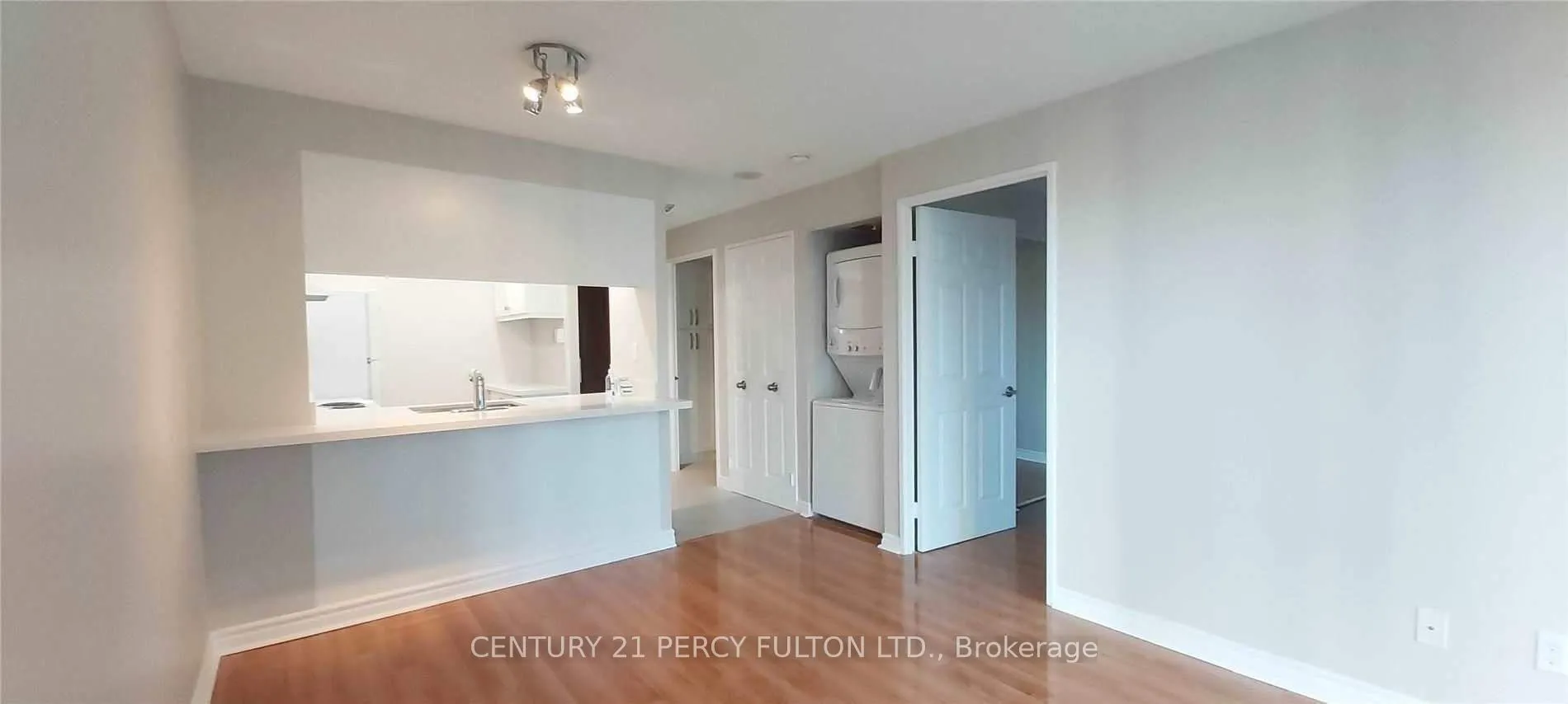 Photo 8 of Unit 1512, 736 Bay Street, Toronto, Bay Street Corridor — HOMEH