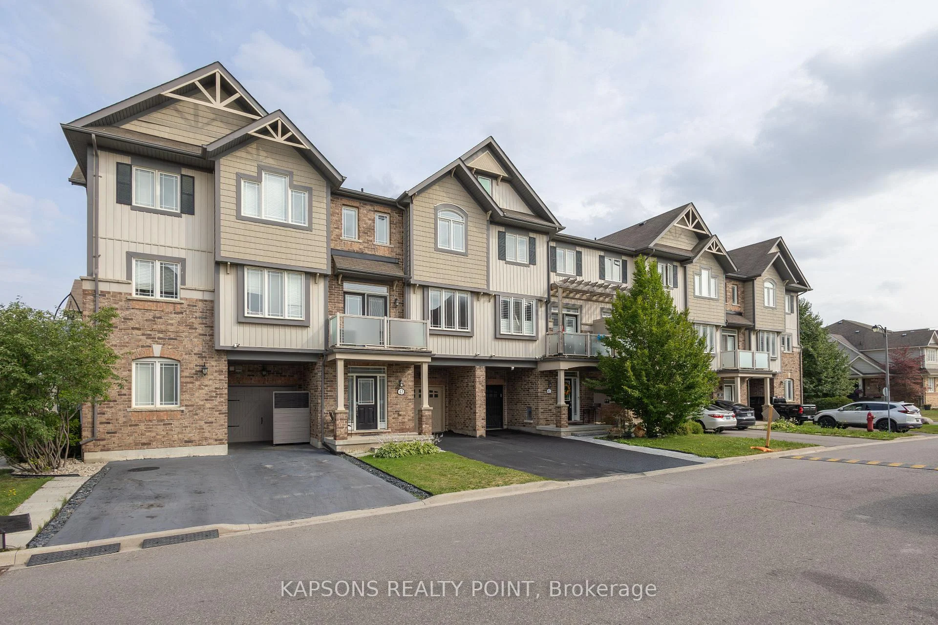 Photo 3 of 43 Waterville Way, Caledon, Rural Caledon — HOMEH