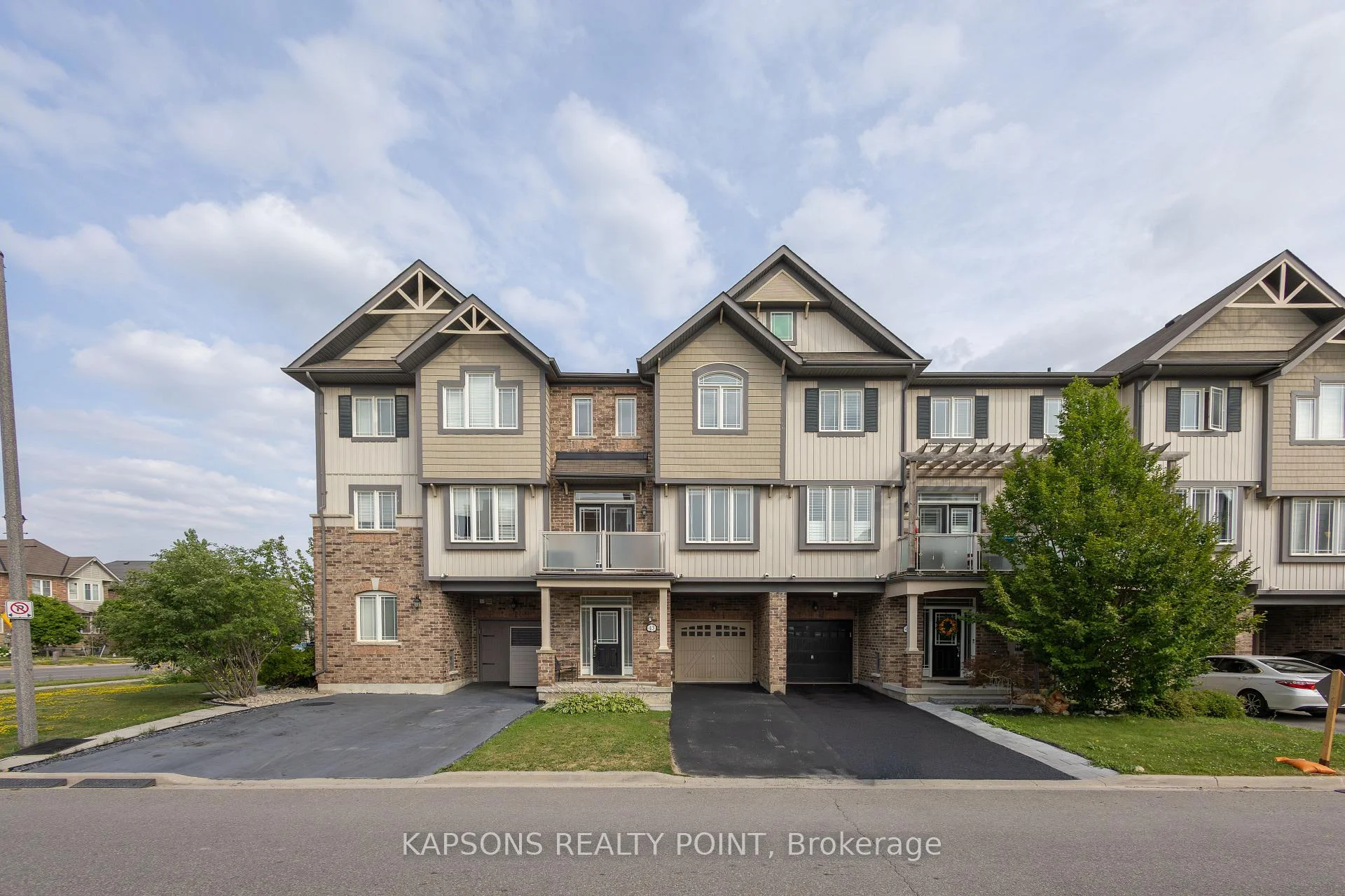 Photo 4 of 43 Waterville Way, Caledon, Rural Caledon — HOMEH