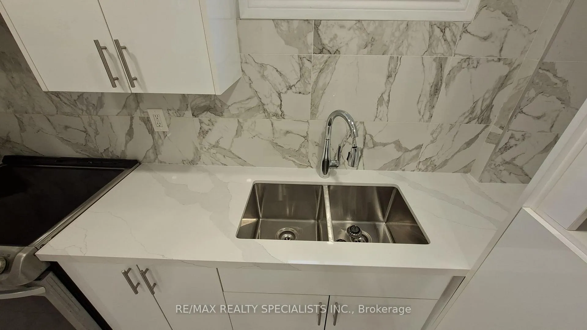 Photo 8 of Unit LOWER, 225 Waverly Street S, Oshawa, Vanier — HOMEH