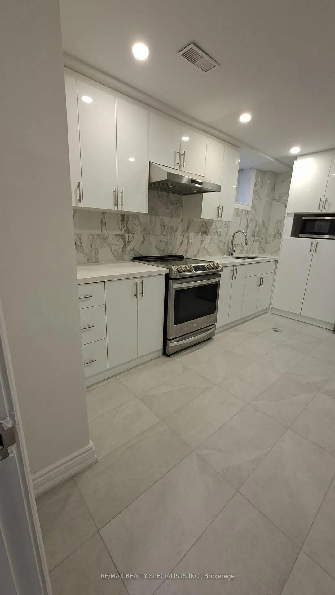 Photo 15 of Unit LOWER, 225 Waverly Street S, Oshawa, Vanier — HOMEH