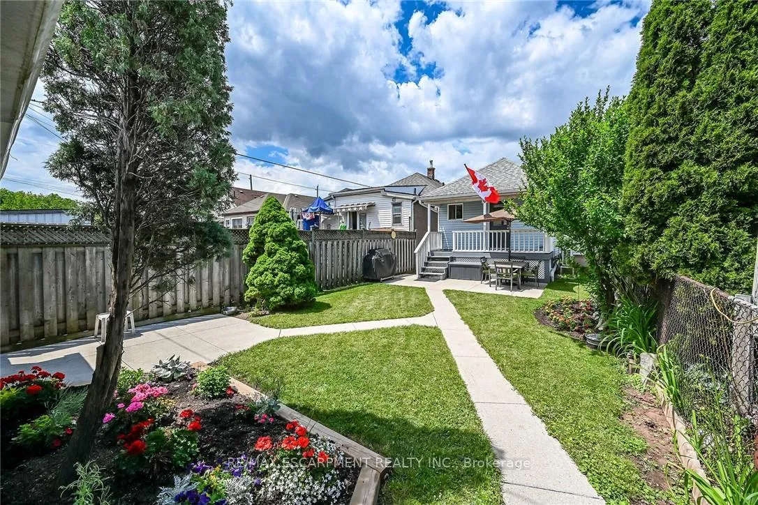 Photo 3 of 184 London Street N, Hamilton, Crown Point — HOMEH