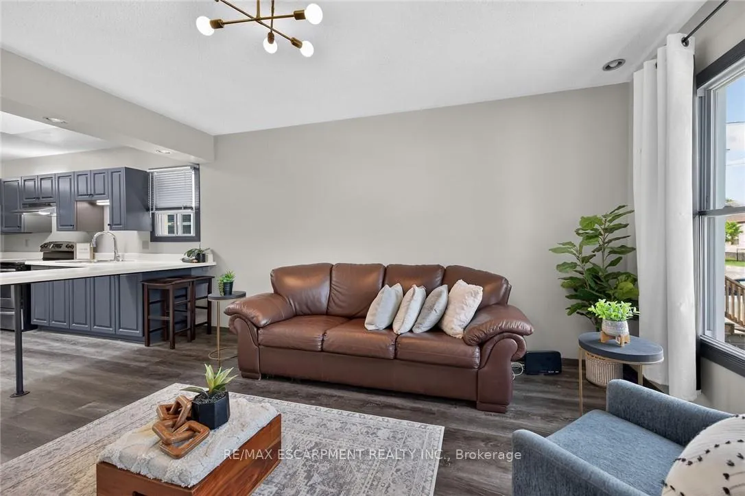 Photo 5 of 184 London Street N, Hamilton, Crown Point — HOMEH