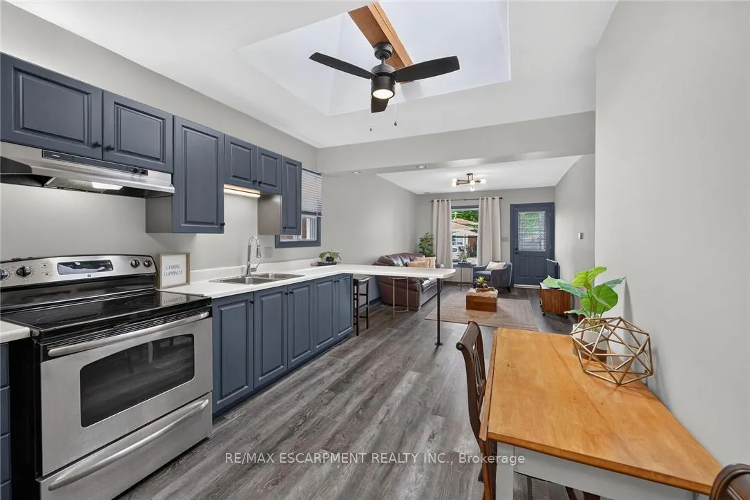 Photo 12 of 184 London Street N, Hamilton, Crown Point — HOMEH