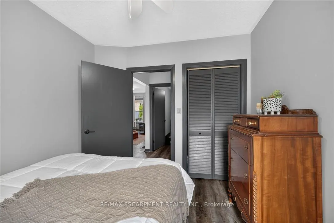 Photo 17 of 184 London Street N, Hamilton, Crown Point — HOMEH