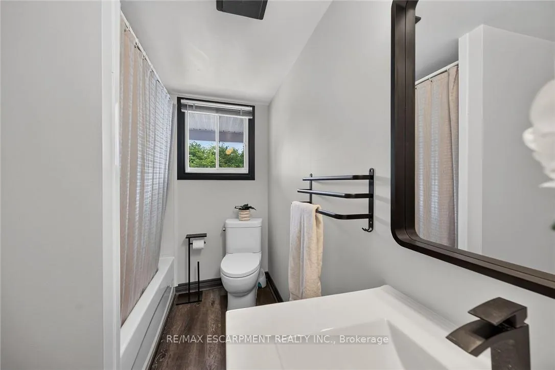 Photo 21 of 184 London Street N, Hamilton, Crown Point — HOMEH