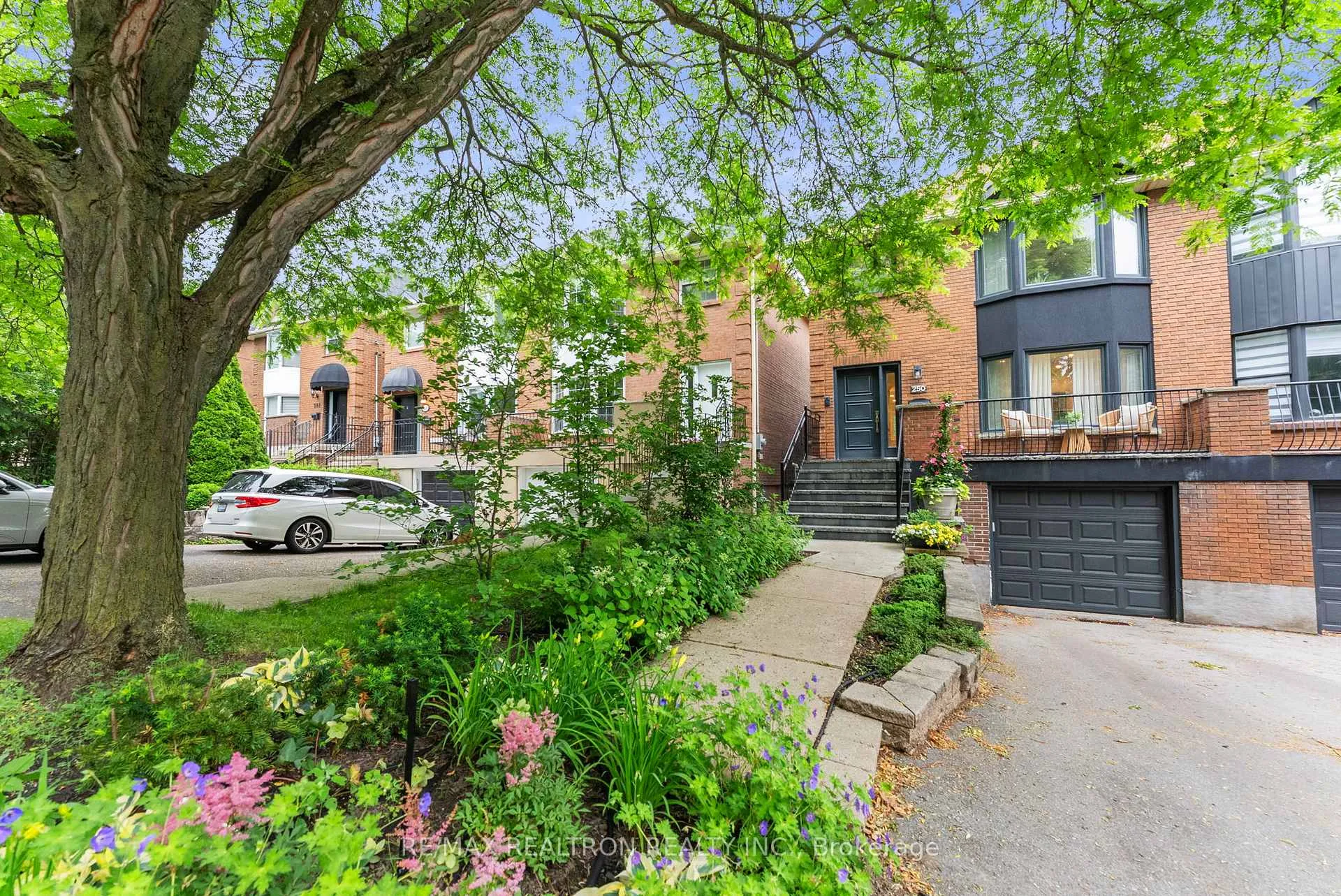 Photo 3 of 250 Glenforest Road, Toronto, Lawrence Park North — HOMEH