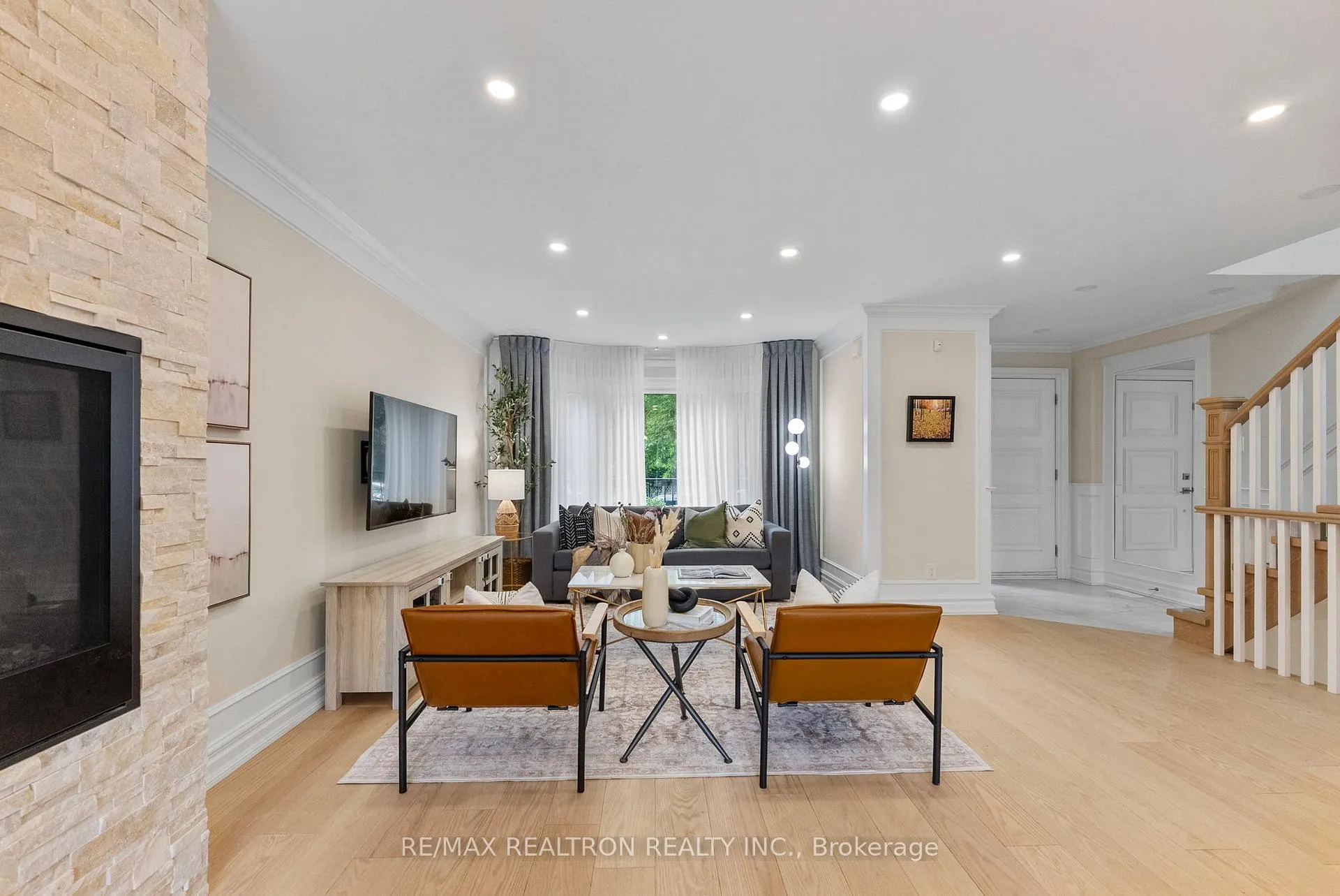 Photo 10 of 250 Glenforest Road, Toronto, Lawrence Park North — HOMEH