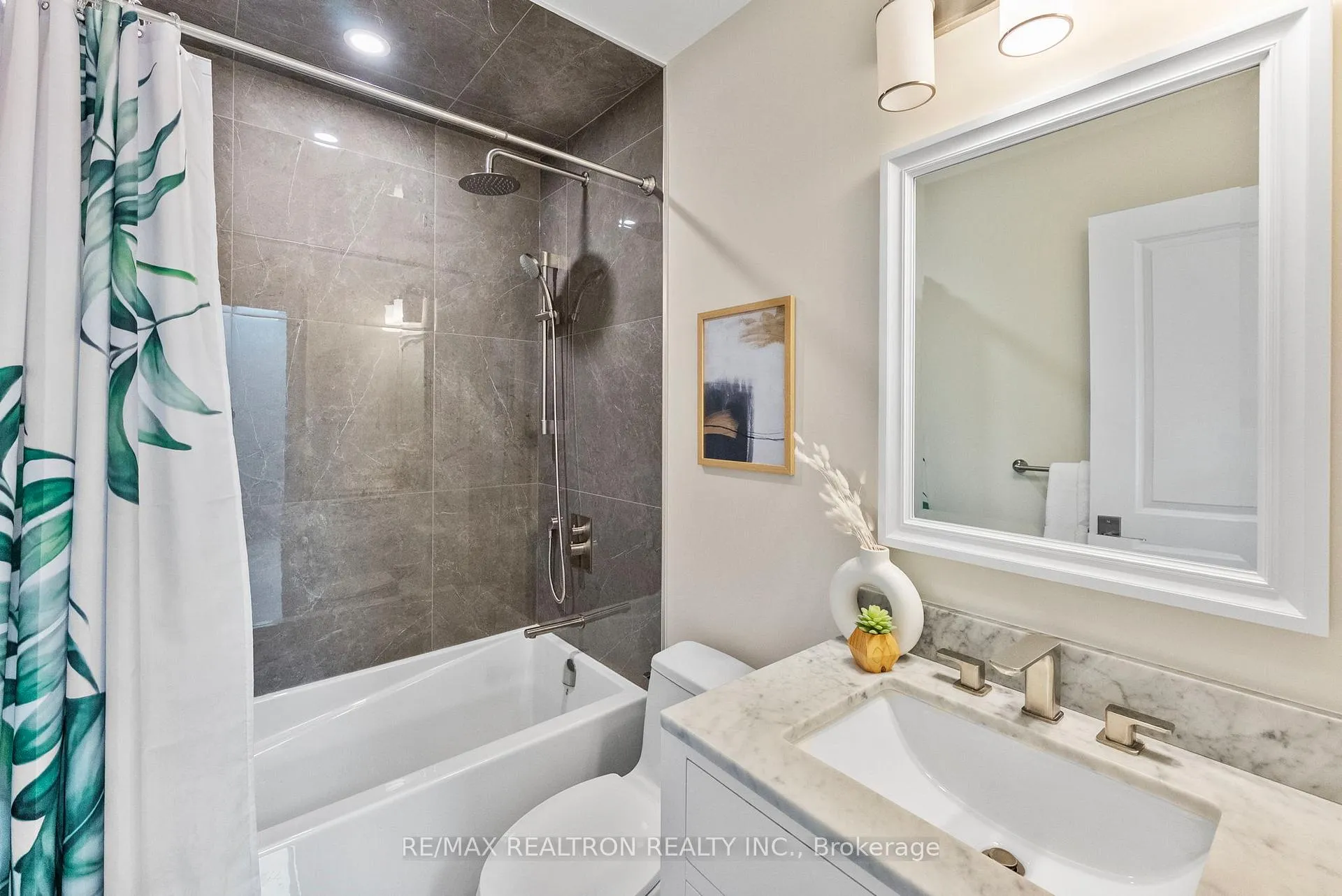 Photo 35 of 250 Glenforest Road, Toronto, Lawrence Park North — HOMEH
