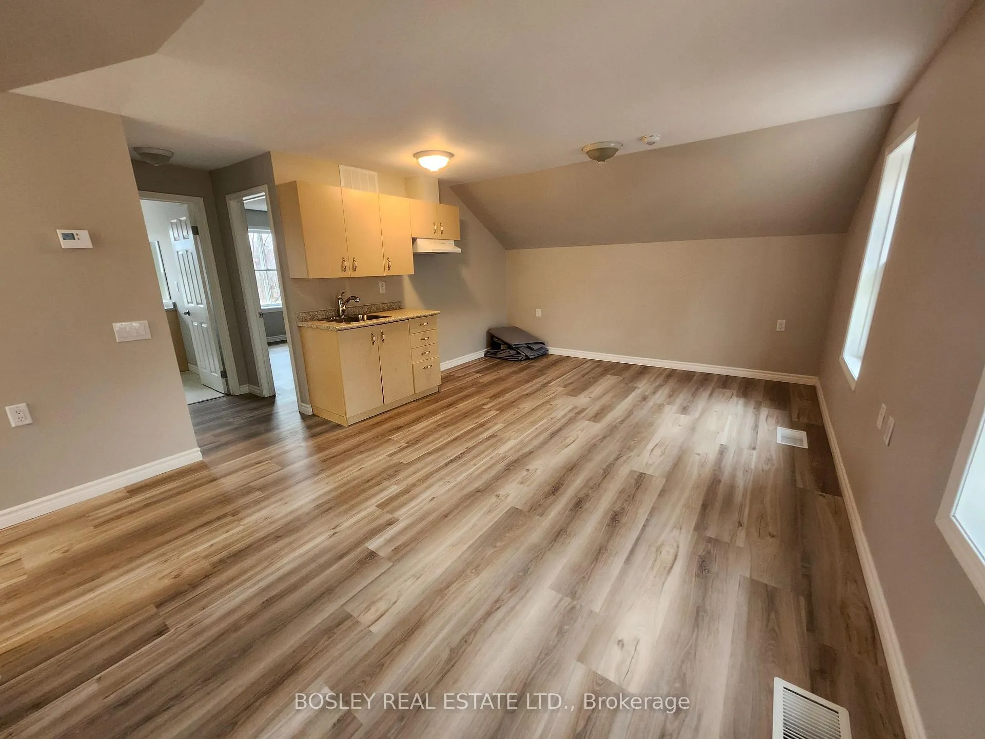 Photo 4 of Unit Wood # Upper, 5930 16th Avenue, Markham, Wismer — HOMEH
