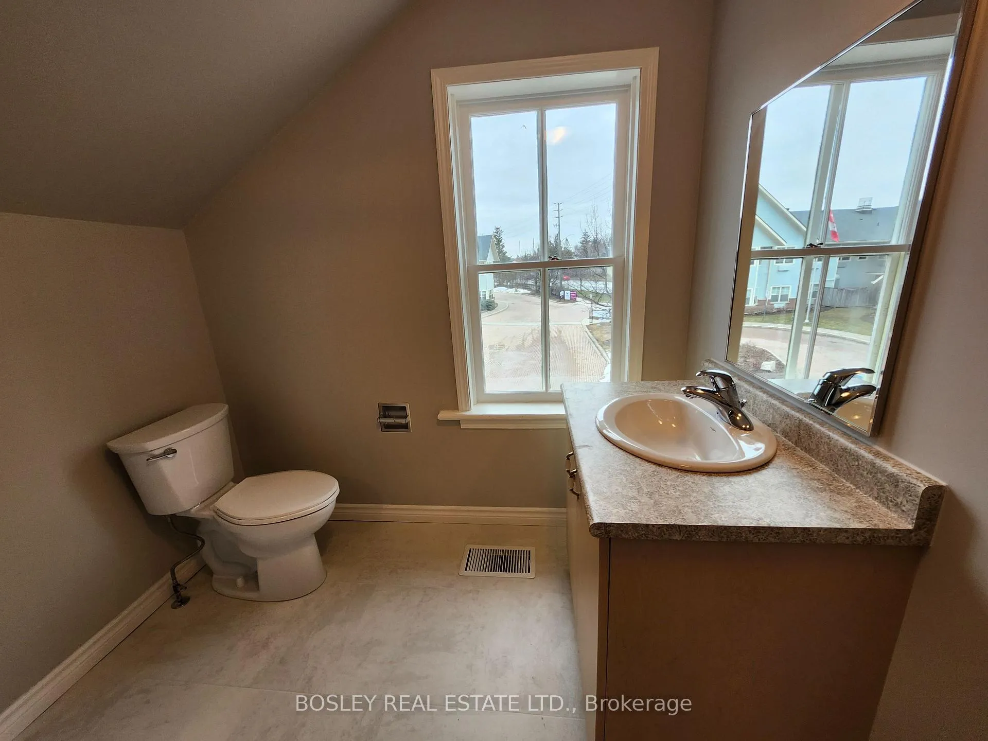 Photo 9 of Unit Wood # Upper, 5930 16th Avenue, Markham, Wismer — HOMEH