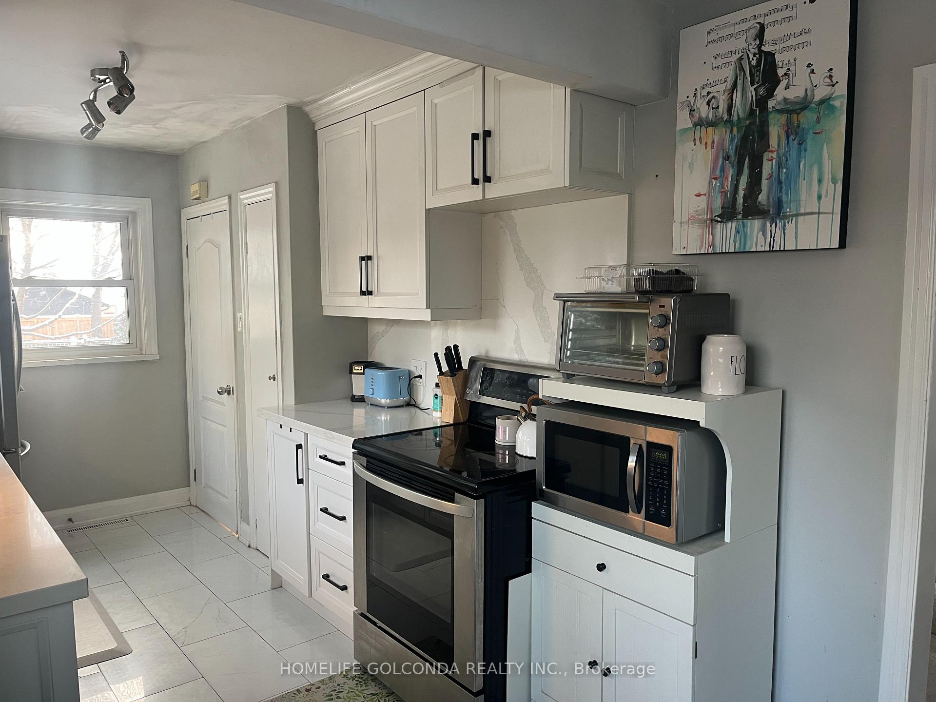 Photo 3 of 55 Nelson Street, Barrie, Codrington — HOMEH