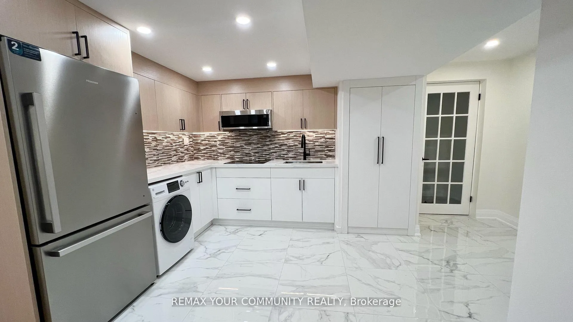 Photo 3 of Unit Lower, 24 Foxhill Drive, Vaughan, Maple — HOMEH