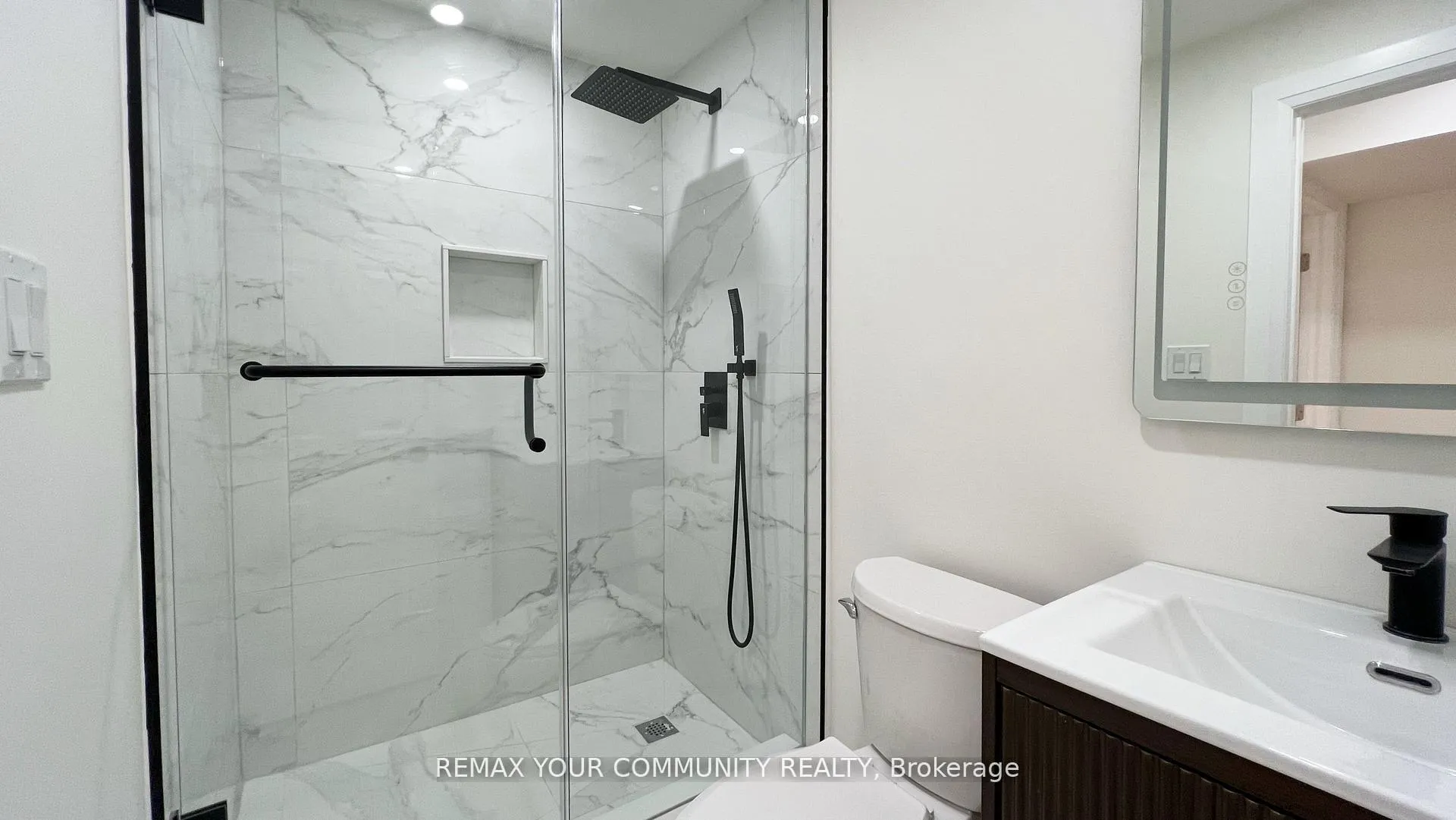 Photo 8 of Unit Lower, 24 Foxhill Drive, Vaughan, Maple — HOMEH