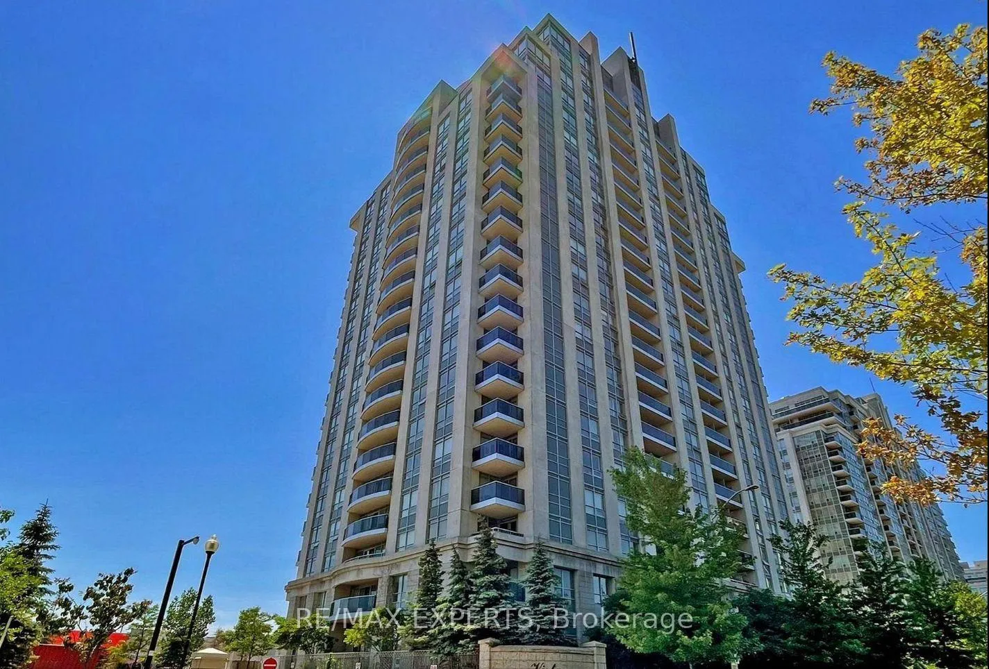 Photo 1 of Unit 1012, 7 North Park Road, Vaughan, Beverley Glen — HOMEH