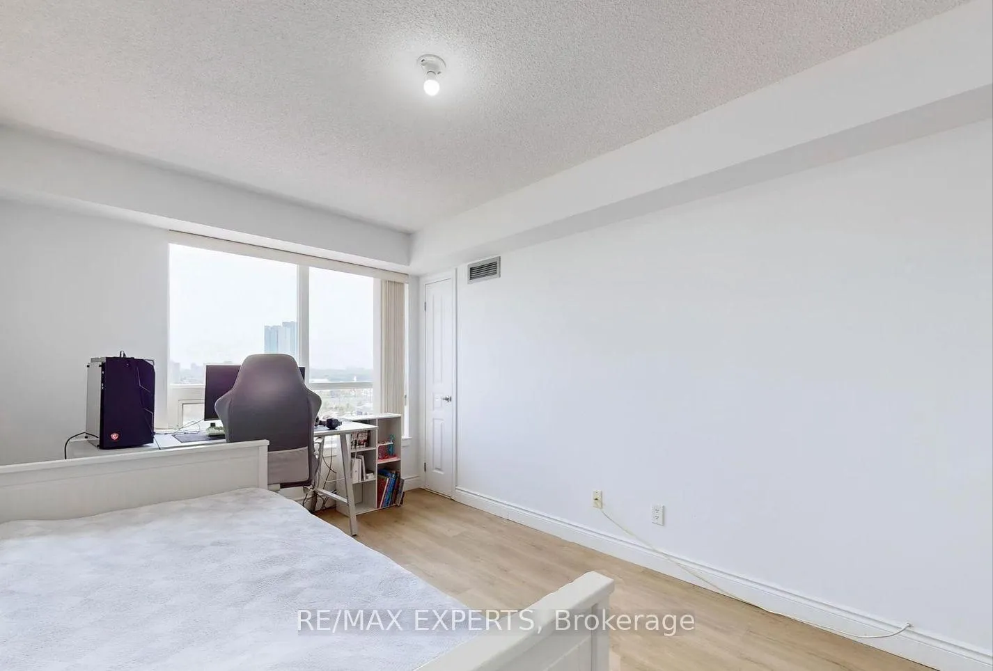 Photo 14 of Unit 1012, 7 North Park Road, Vaughan, Beverley Glen — HOMEH