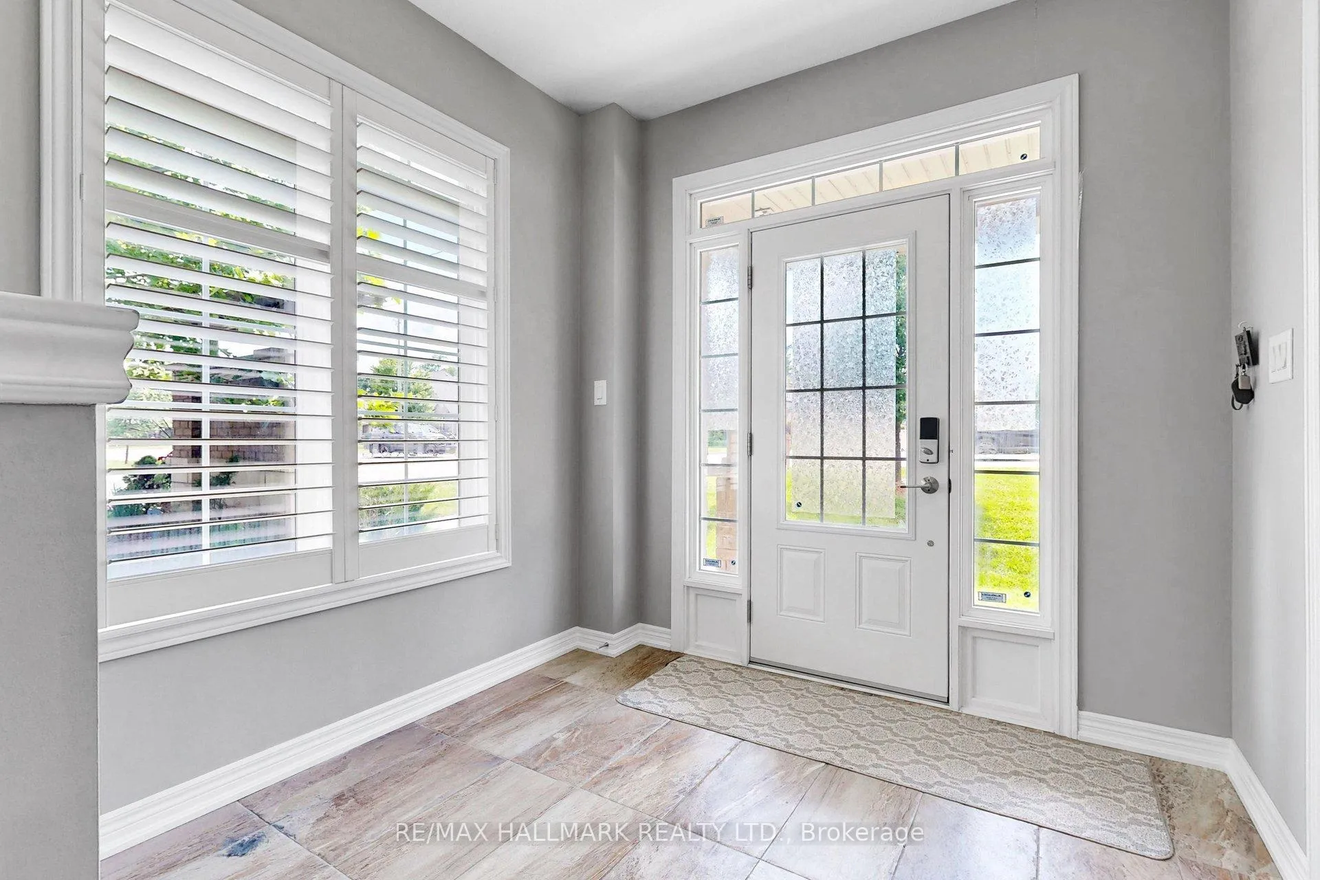 Photo 3 of Unit 14, 215 Dundas Street E, Hamilton, Waterdown — HOMEH