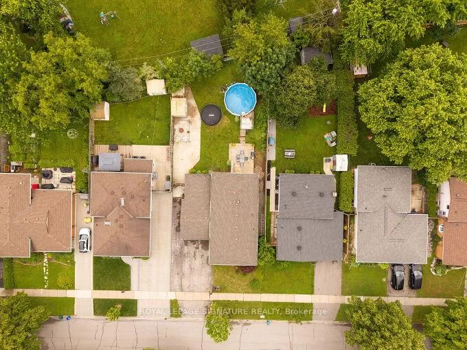 Photo 1 of 646 Blue Forest Hill, Burlington, Appleby — HOMEH