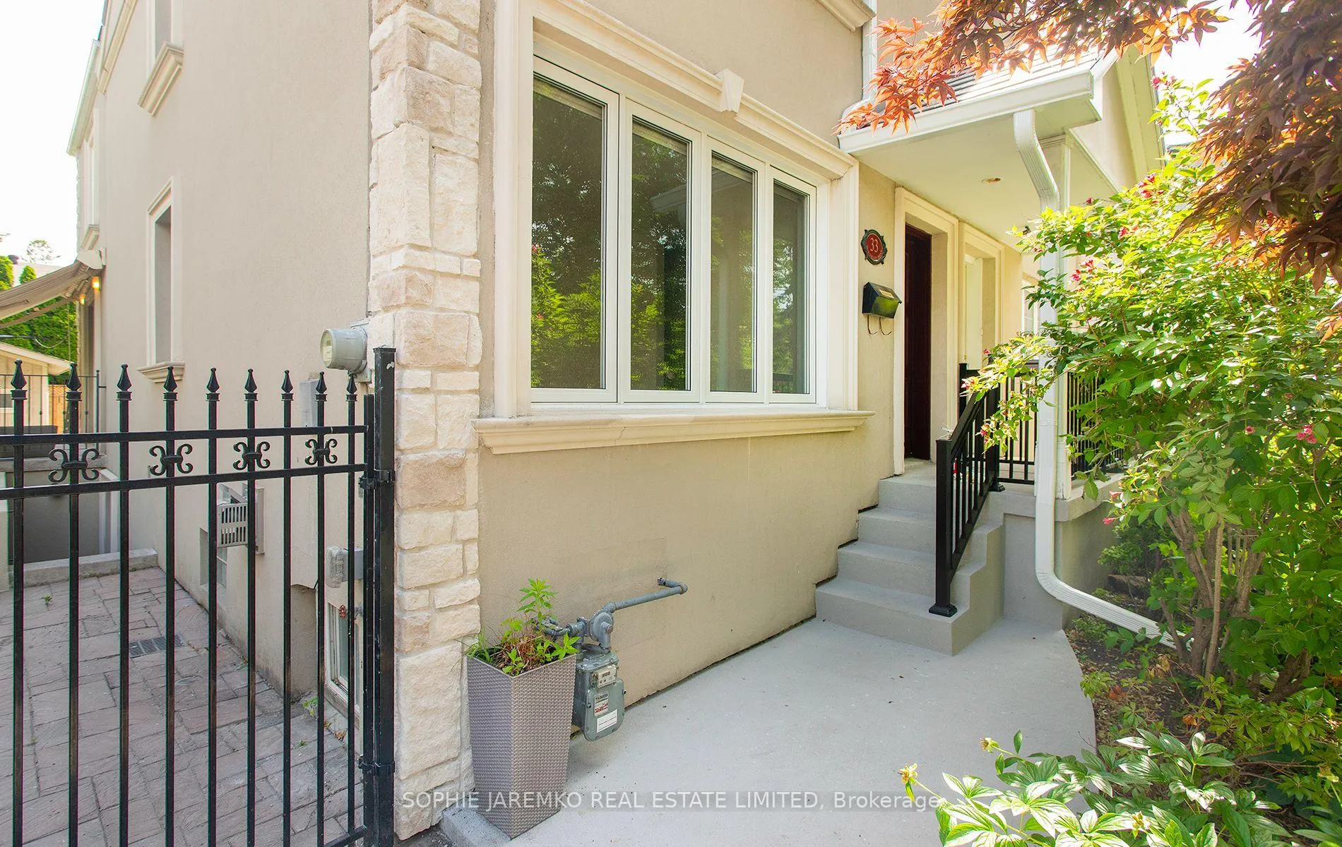 Photo 3 of 33 Sun Valley Drive, Toronto, Lambton Baby Point — HOMEH