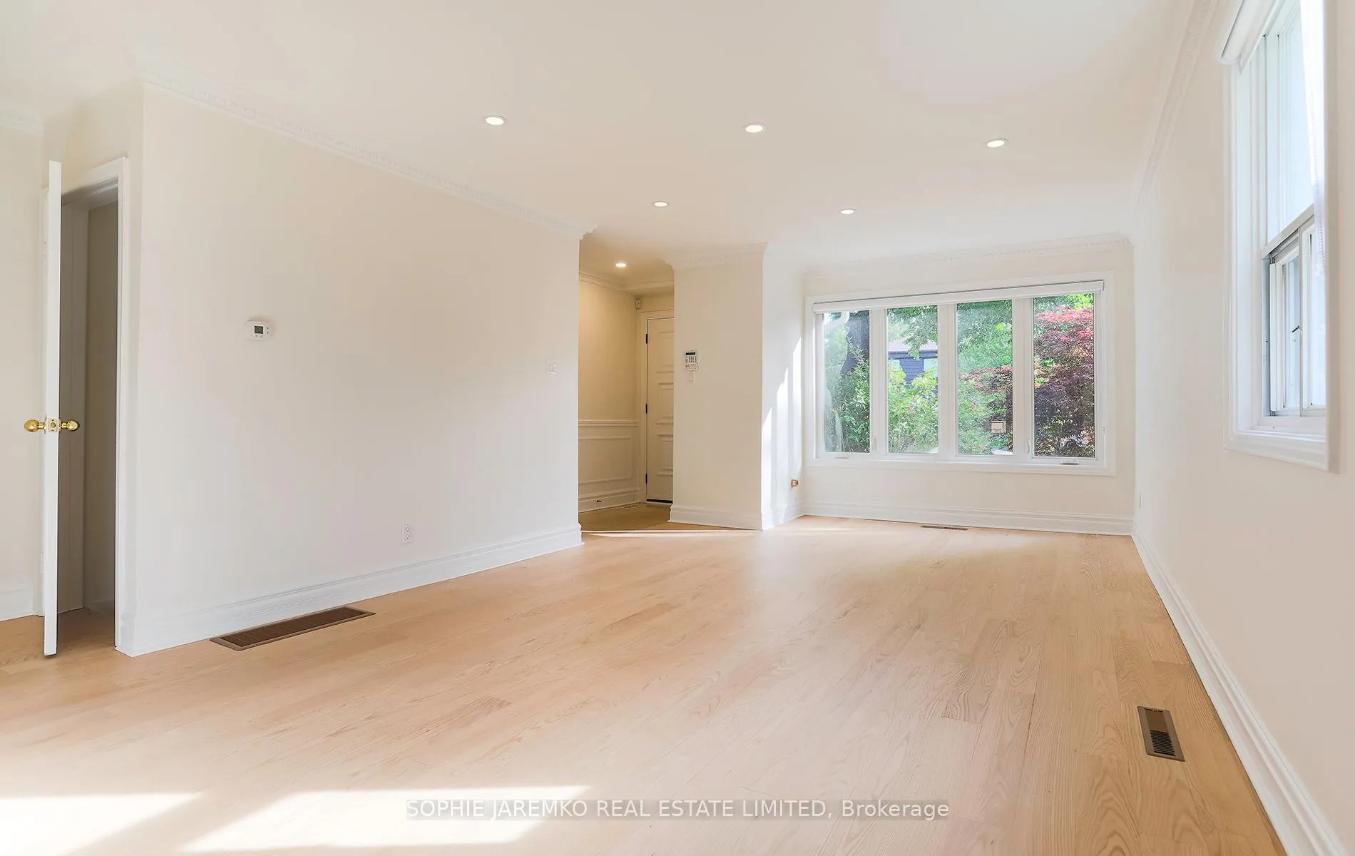 Photo 7 of 33 Sun Valley Drive, Toronto, Lambton Baby Point — HOMEH