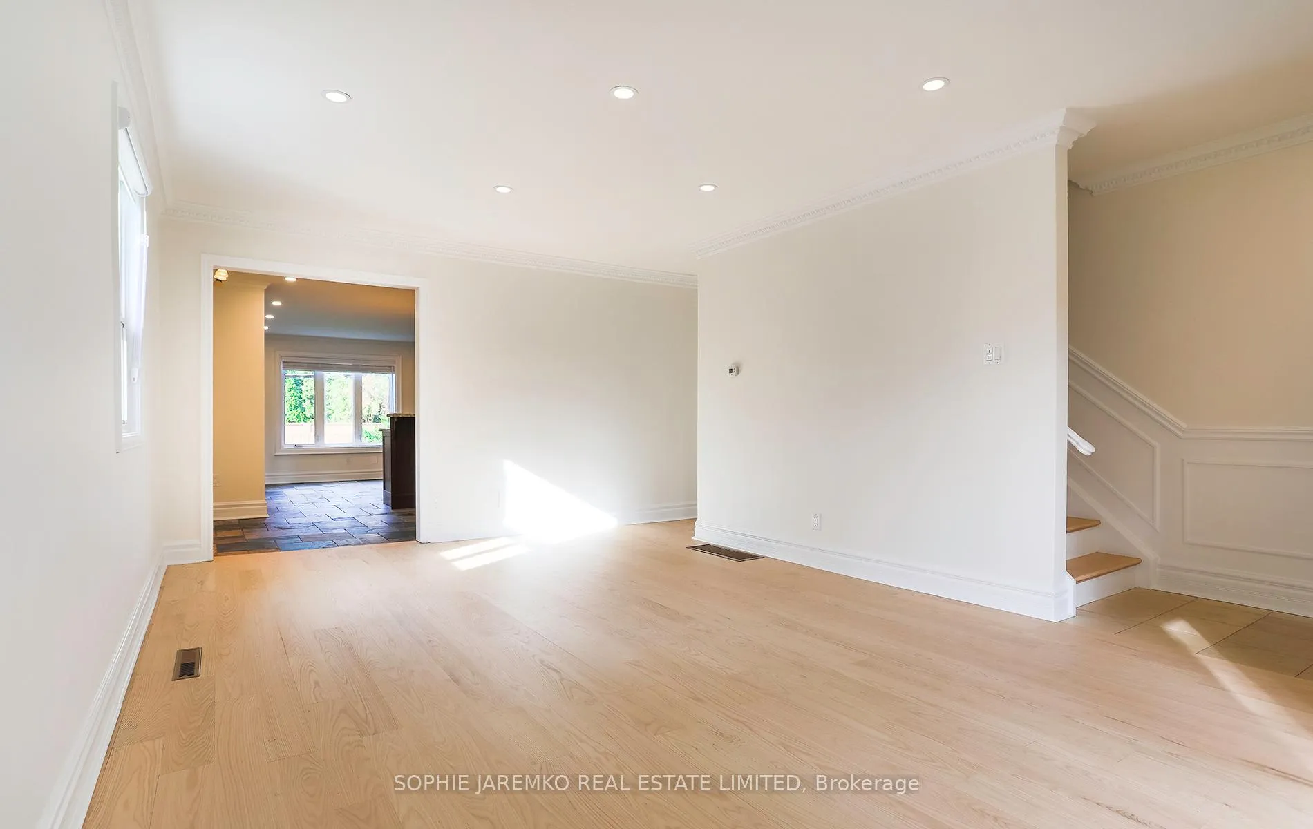 Photo 8 of 33 Sun Valley Drive, Toronto, Lambton Baby Point — HOMEH